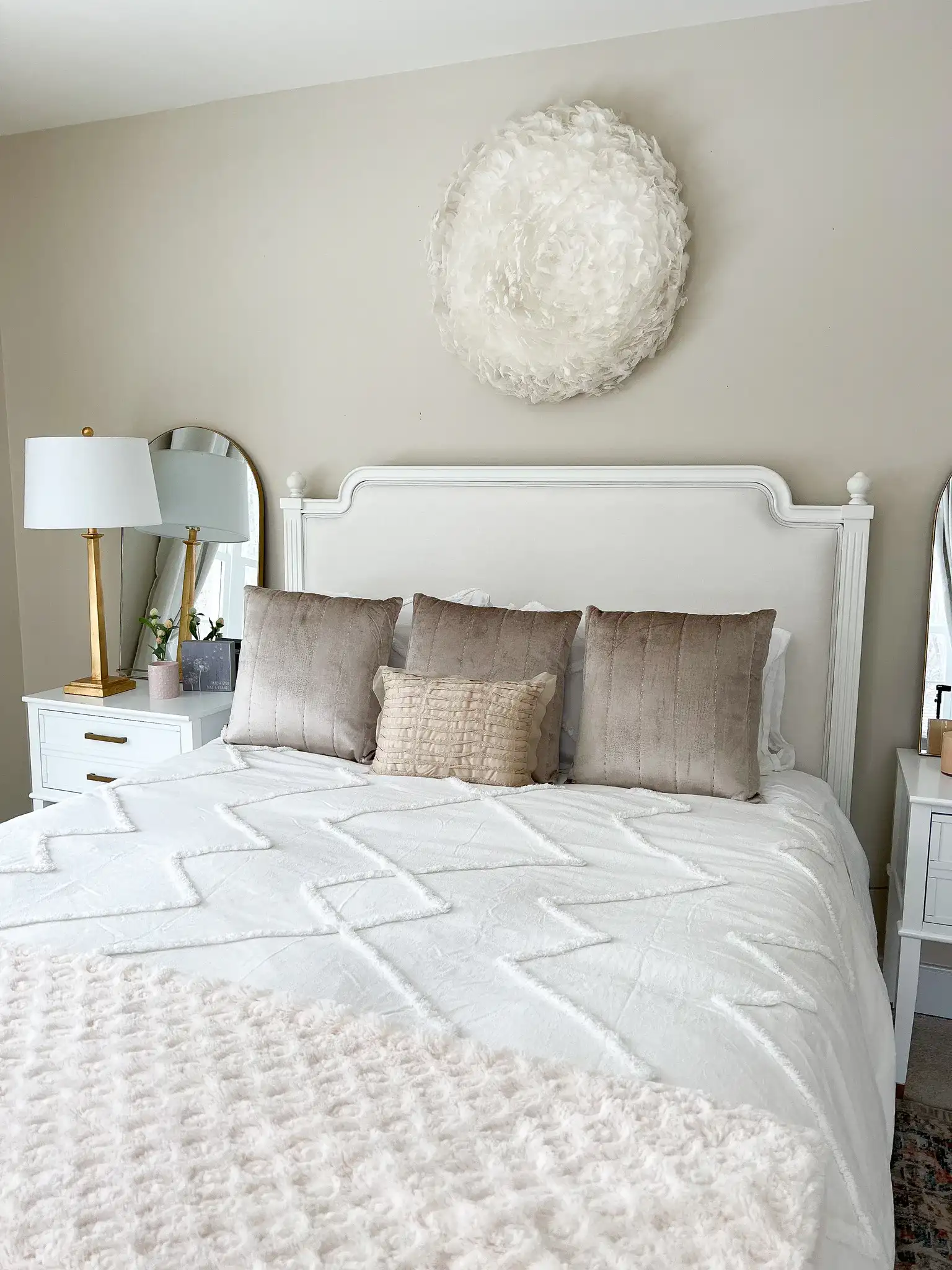 Gressa Pillow in Gray / Blue in a styled room