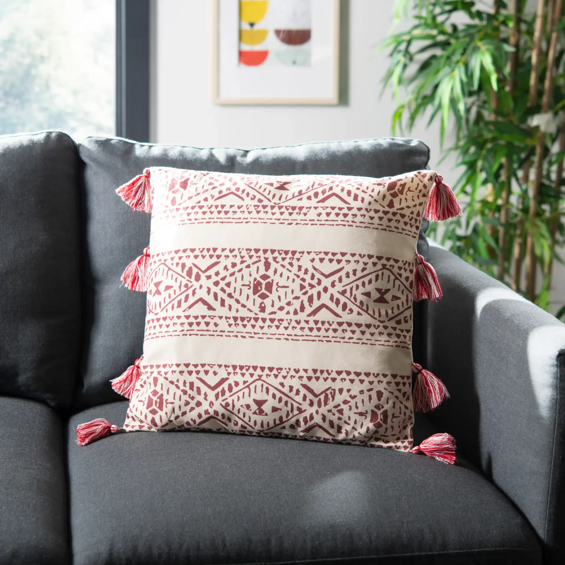 Landria Pillow in Beige / Red, detail view