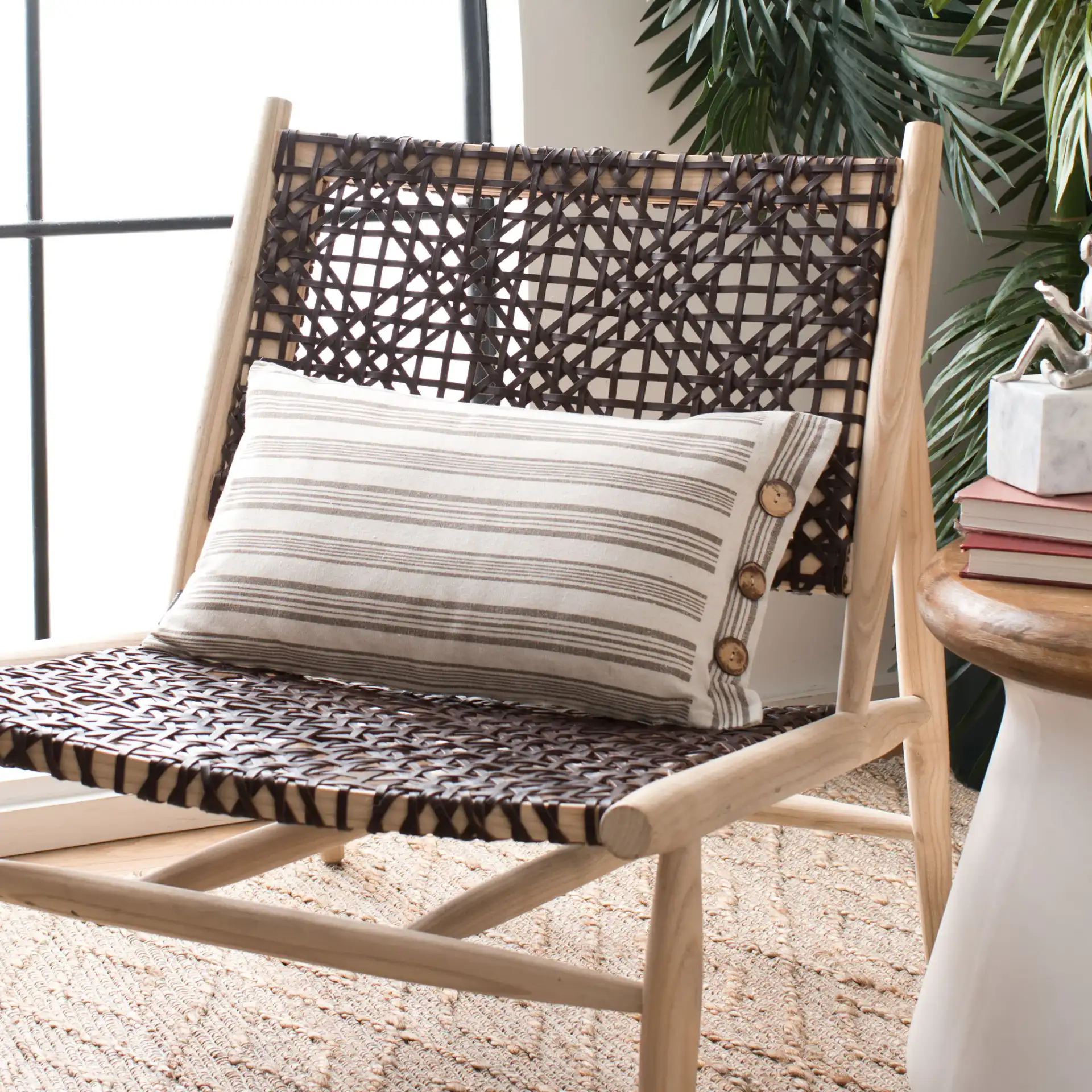 Darlon Pillow in Beige / White in a styled room