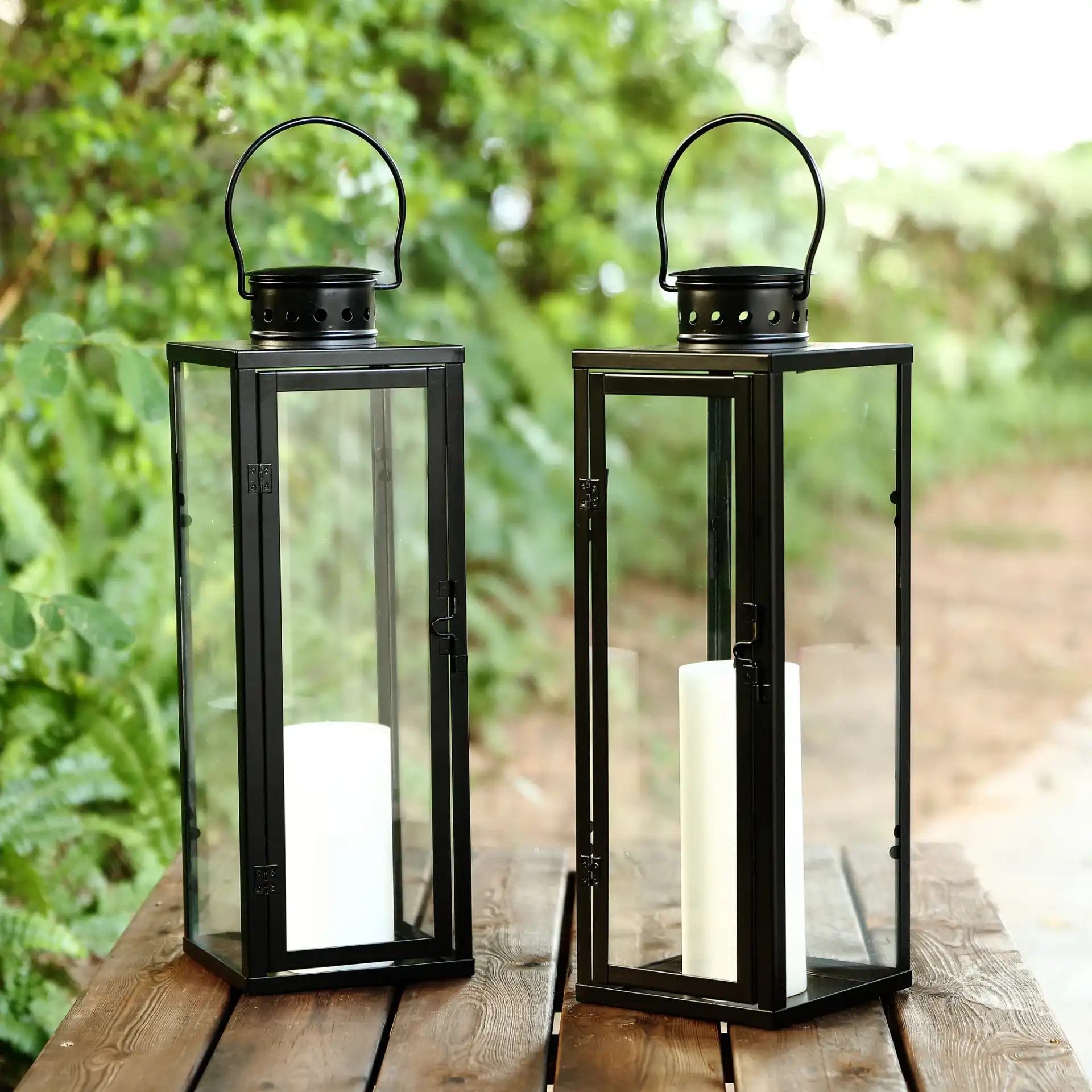 Lorient Outdoor Lantern (Set of 2) in Black, detail view