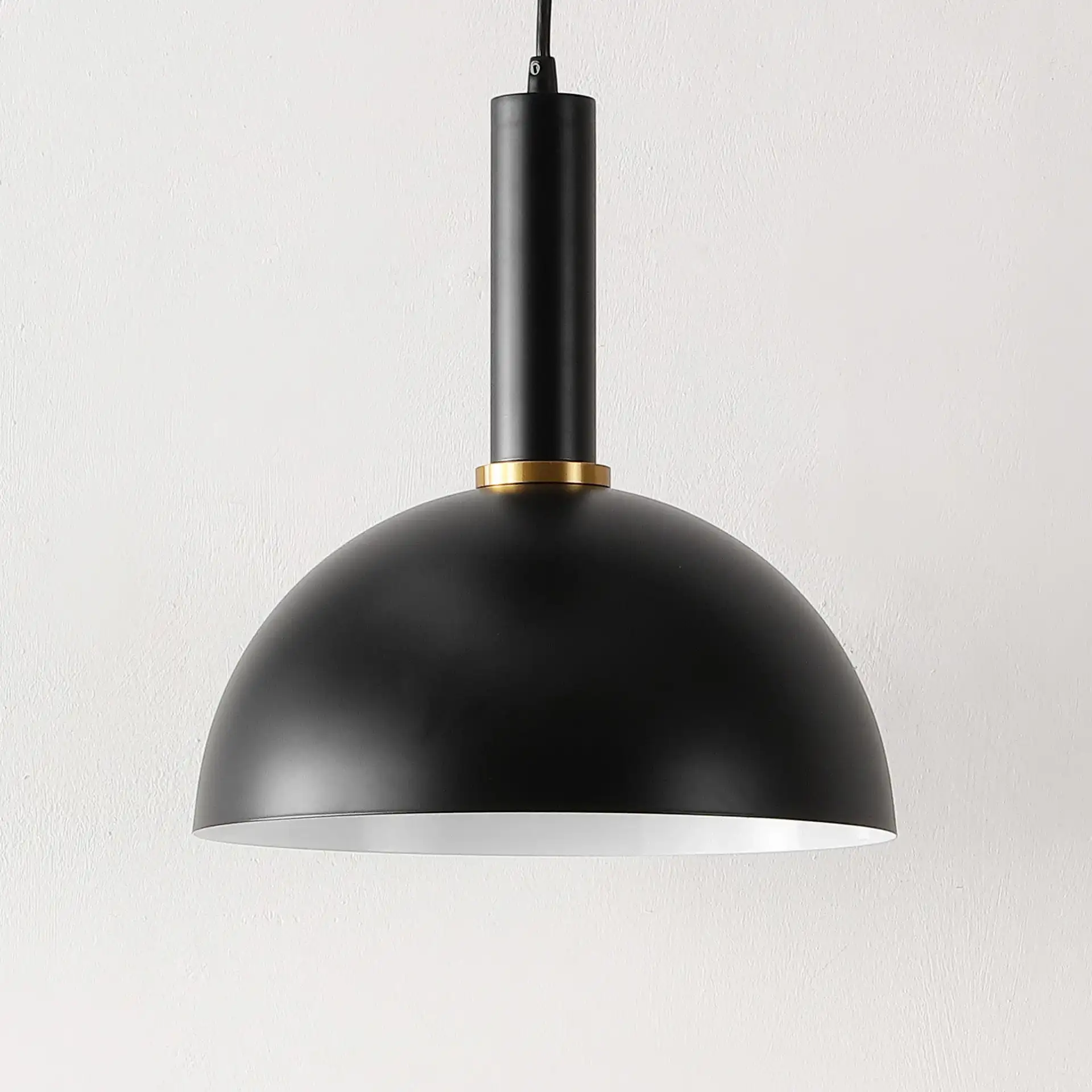 Montecito Pendant in Black, detail view