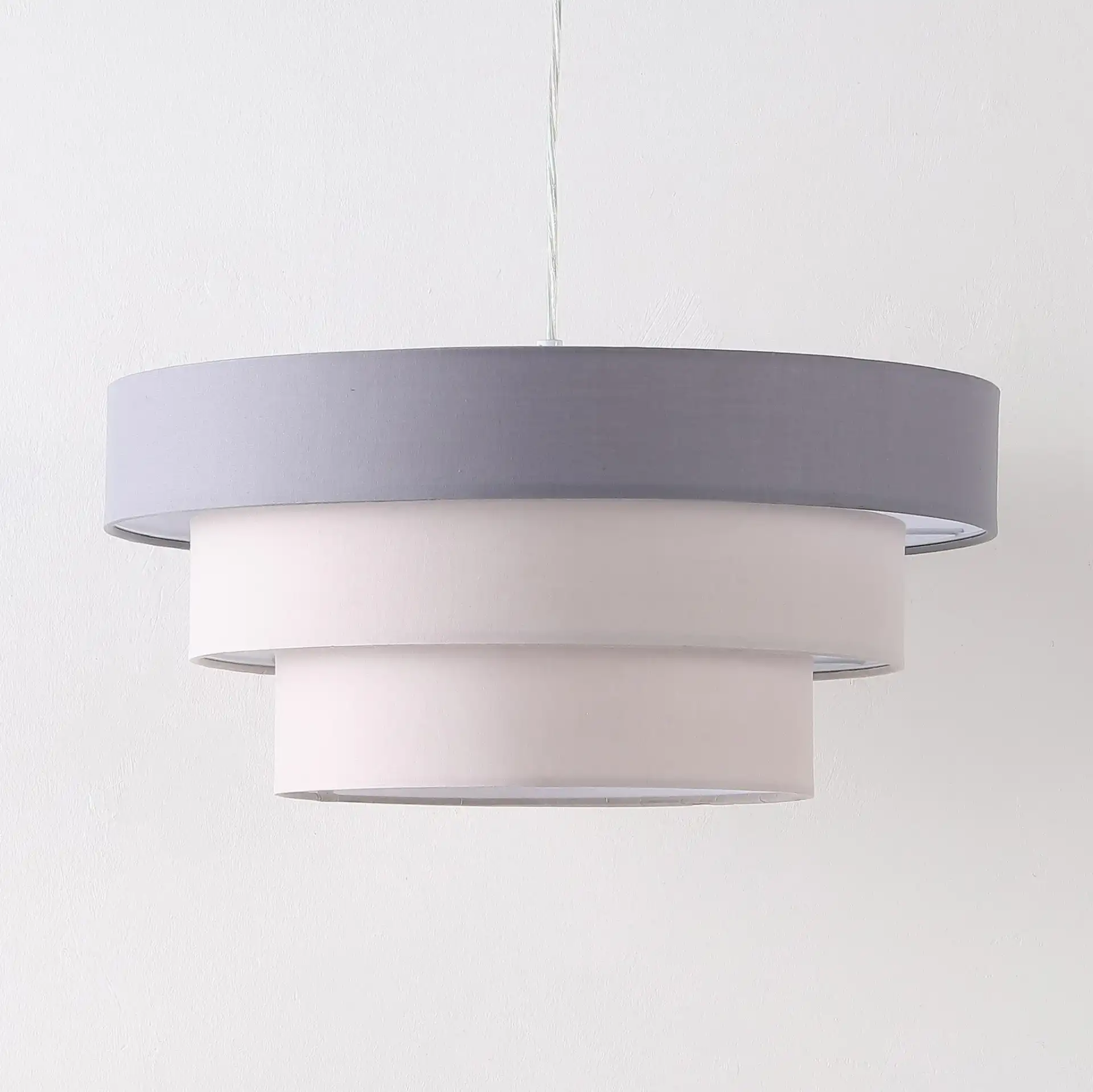 Clelia Pendant in Gray / White, detail view