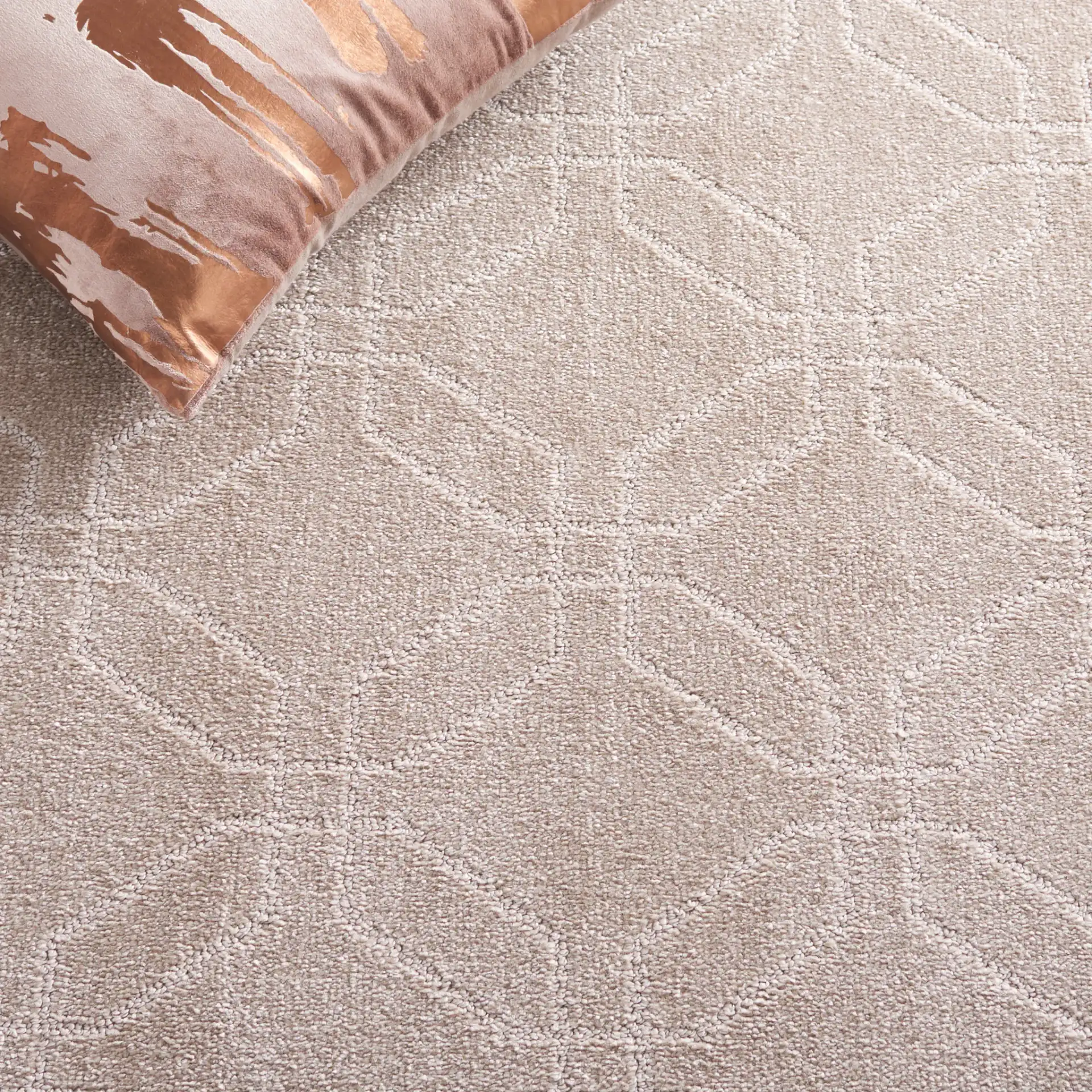 Pattern & Solid Pattern And Solid Interlocking Lattice Rug in Beige in a styled room
