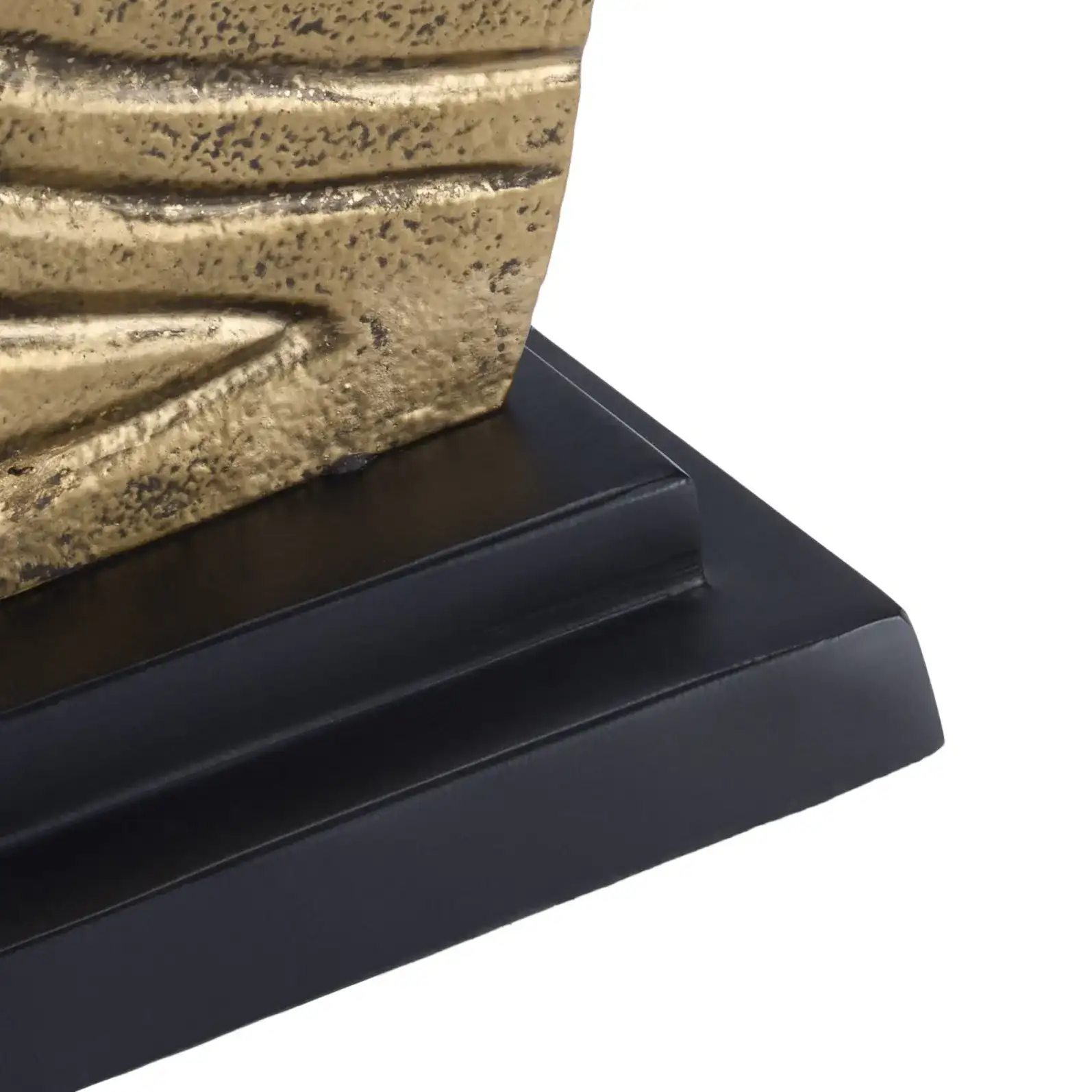 Equo Gold Sculpt ( Set Of 2 ) in Gold / Black, detail view