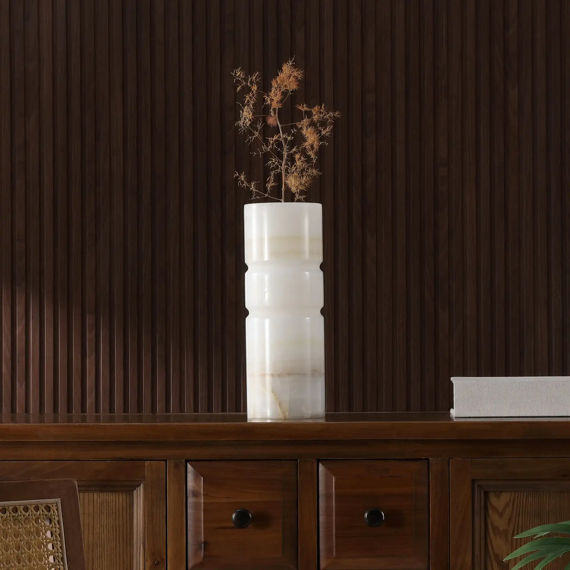 Kavo White Jade Vase in Ivory / Rust in a styled room