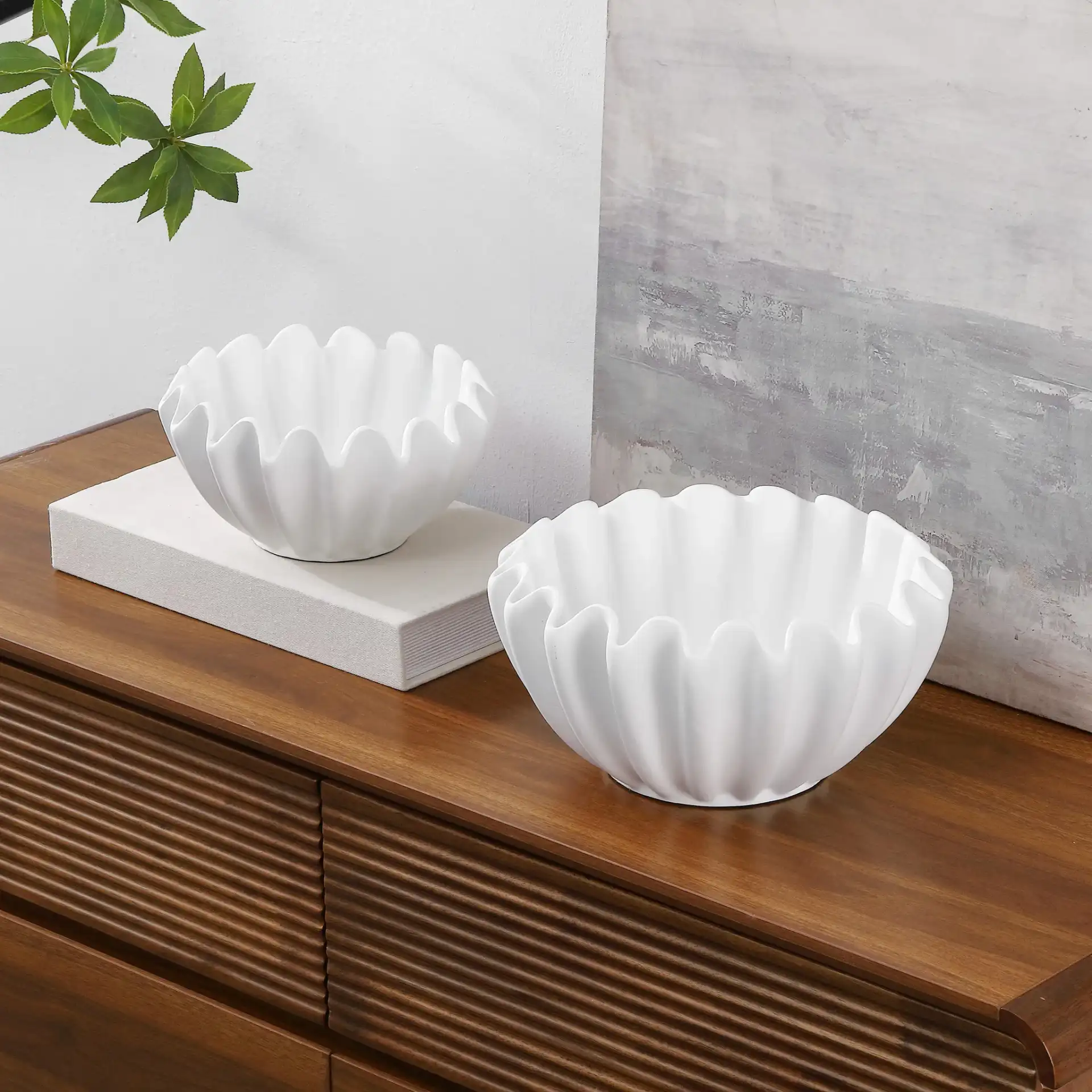Leni Ruffle Bowl (Set of 2) in White in a styled room
