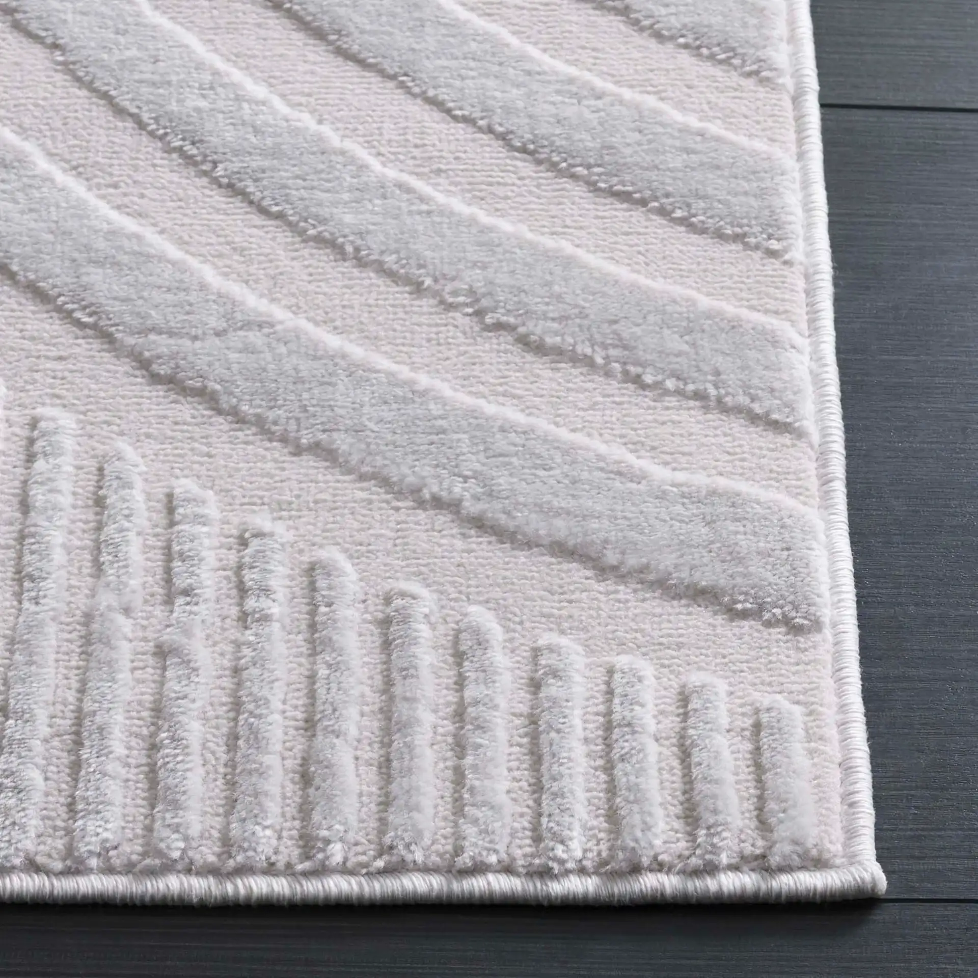 Saylor Intersecting Arcs Rug in Ivory in a styled room