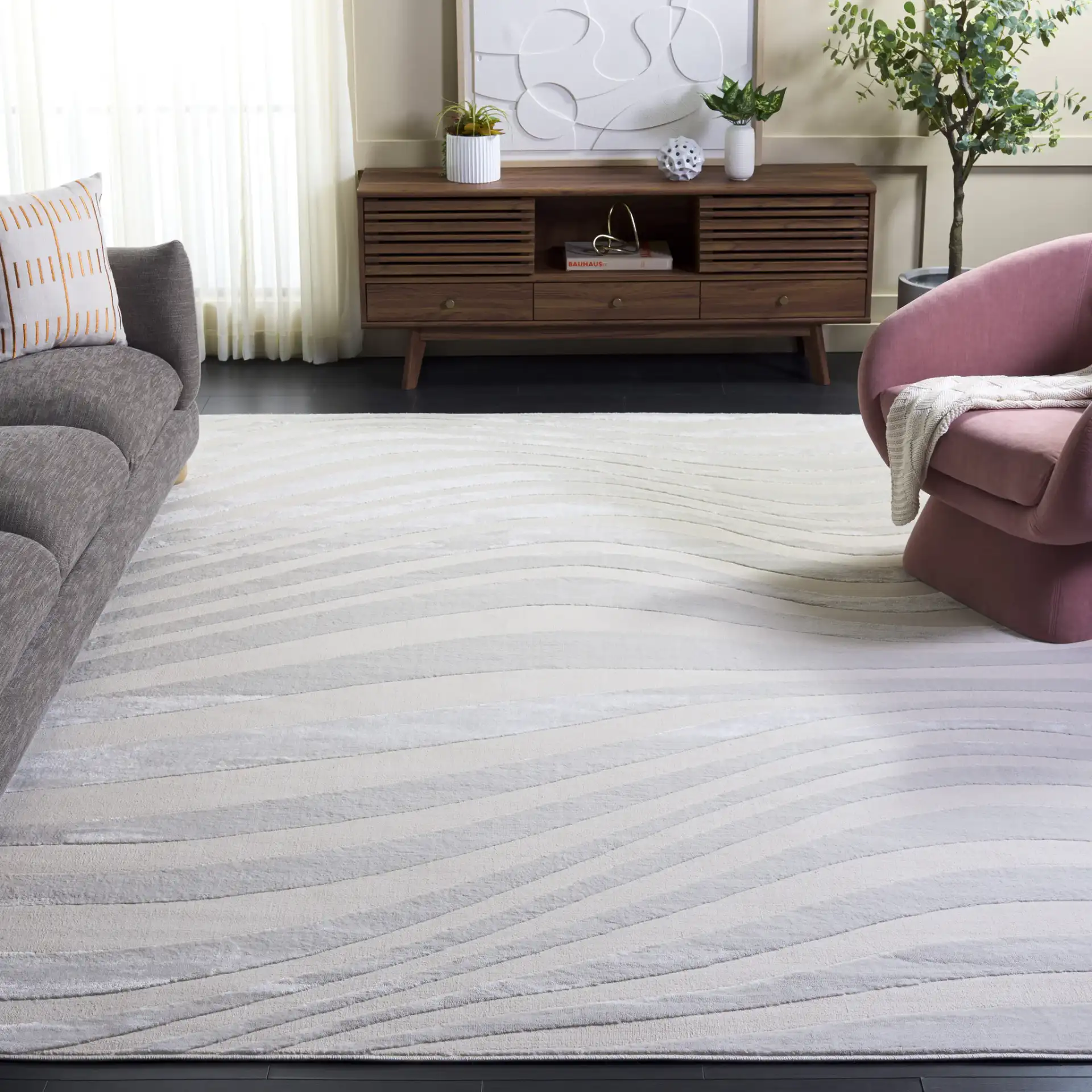 Saylor Wave Rug in Ivory in a styled room