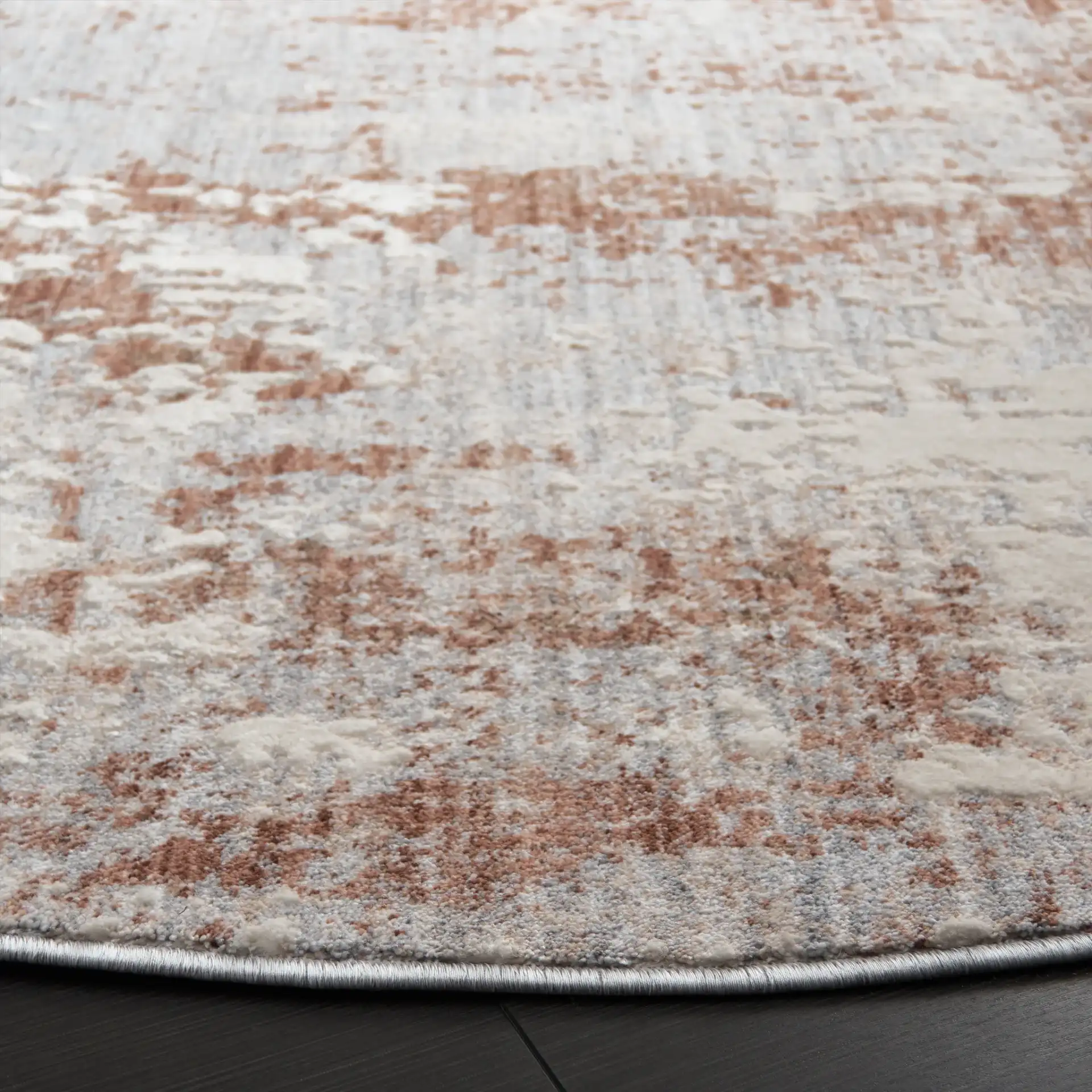Scarlett Abstract Mottled Rug in Light Gray / Ivory Rust in a styled room