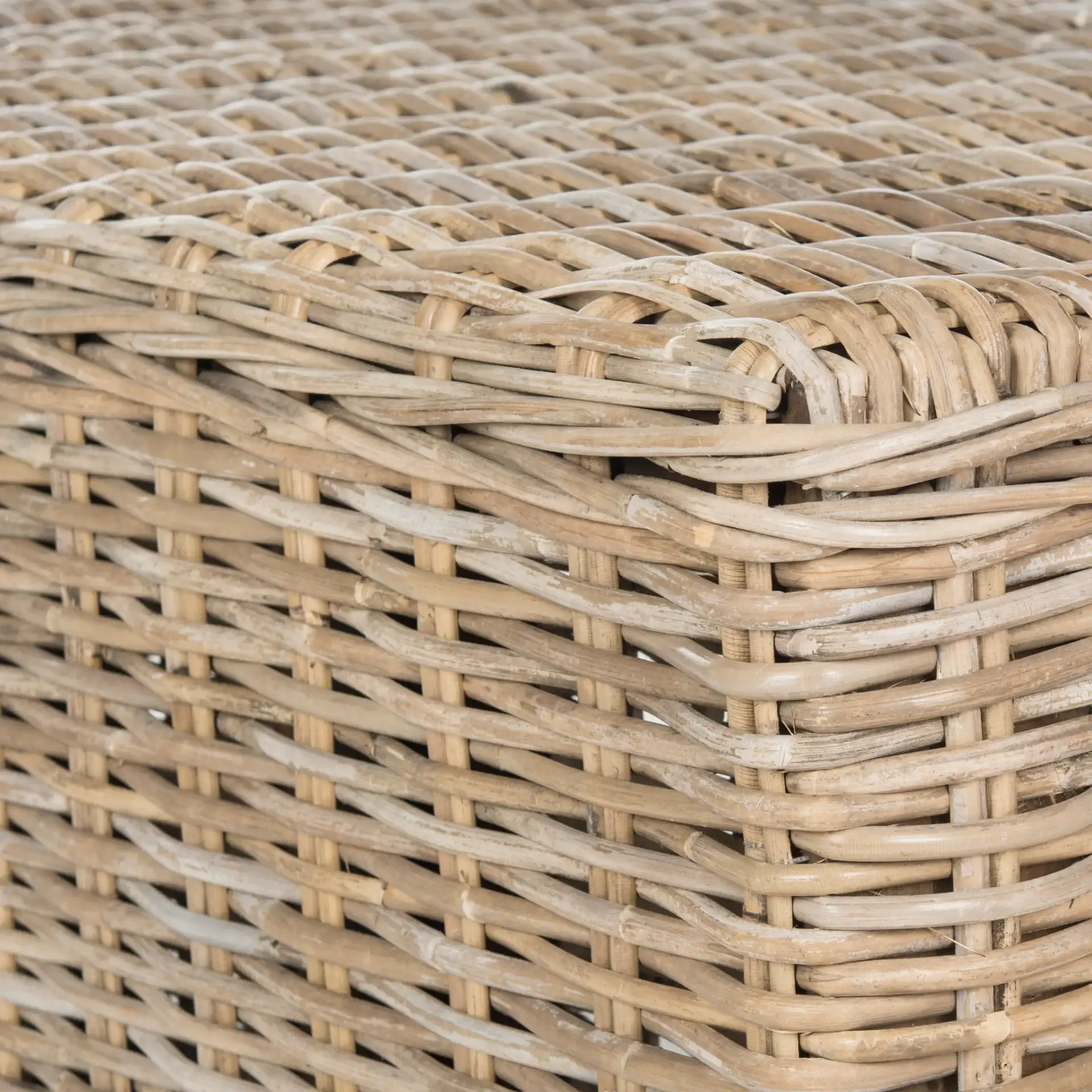 Persis Table in Natural, detail view