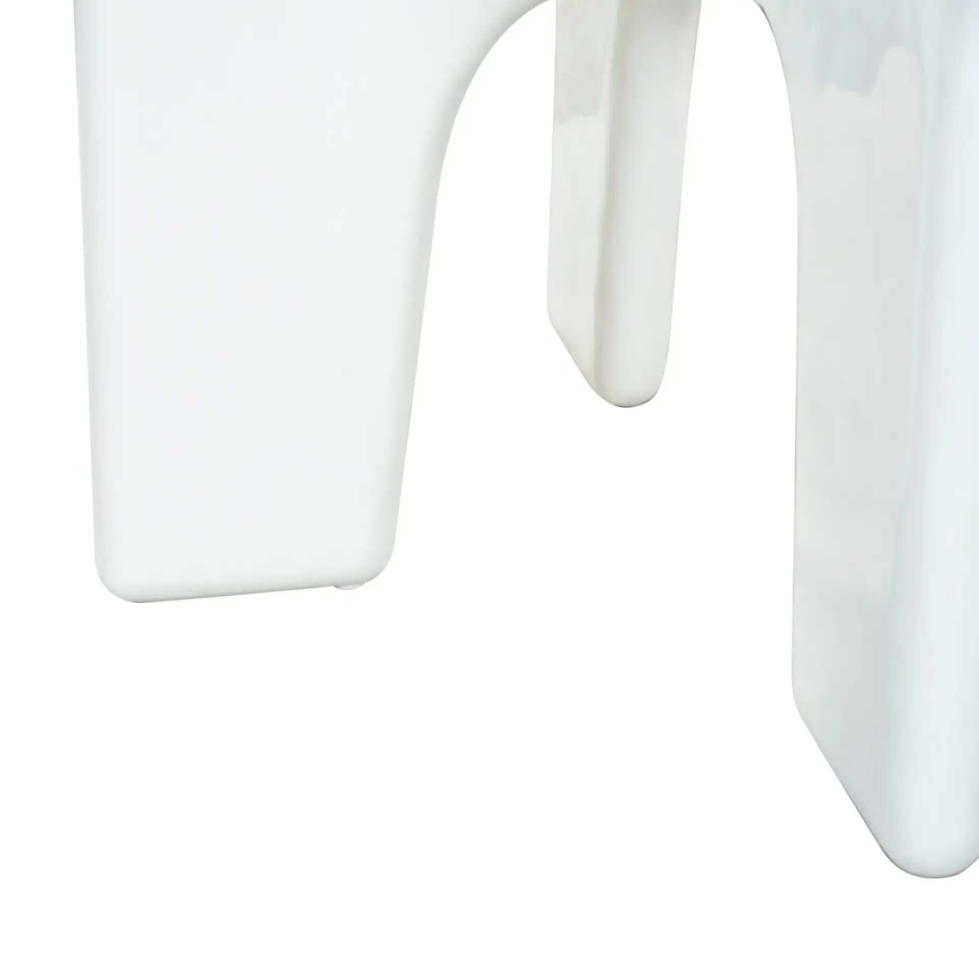 Mayalin Square Accent Table in White, detail view