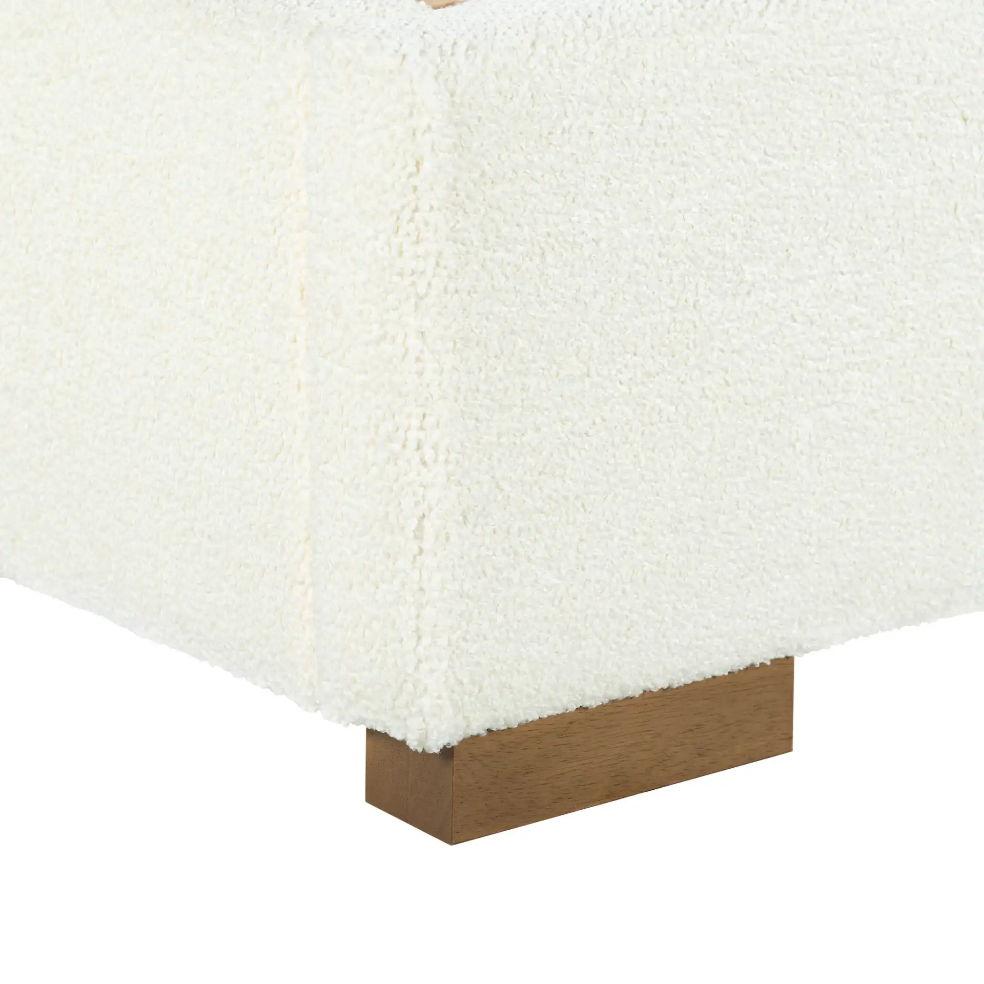 Dwaine Teddy King Bed in White / Natural, detail view