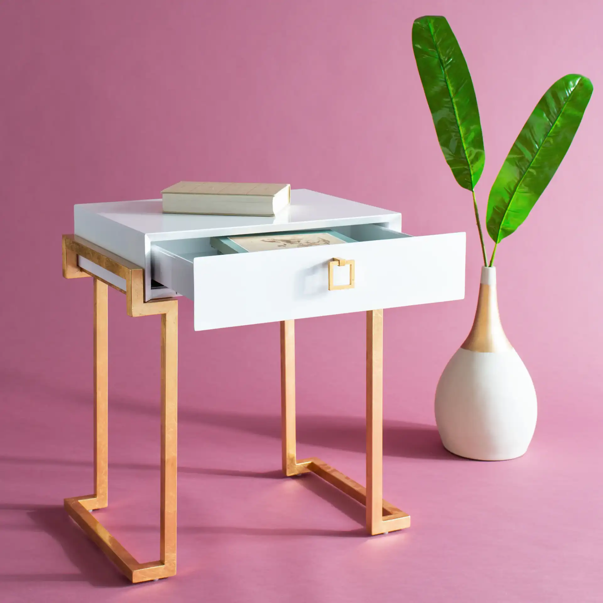 Abele Side Table in Black, detail view