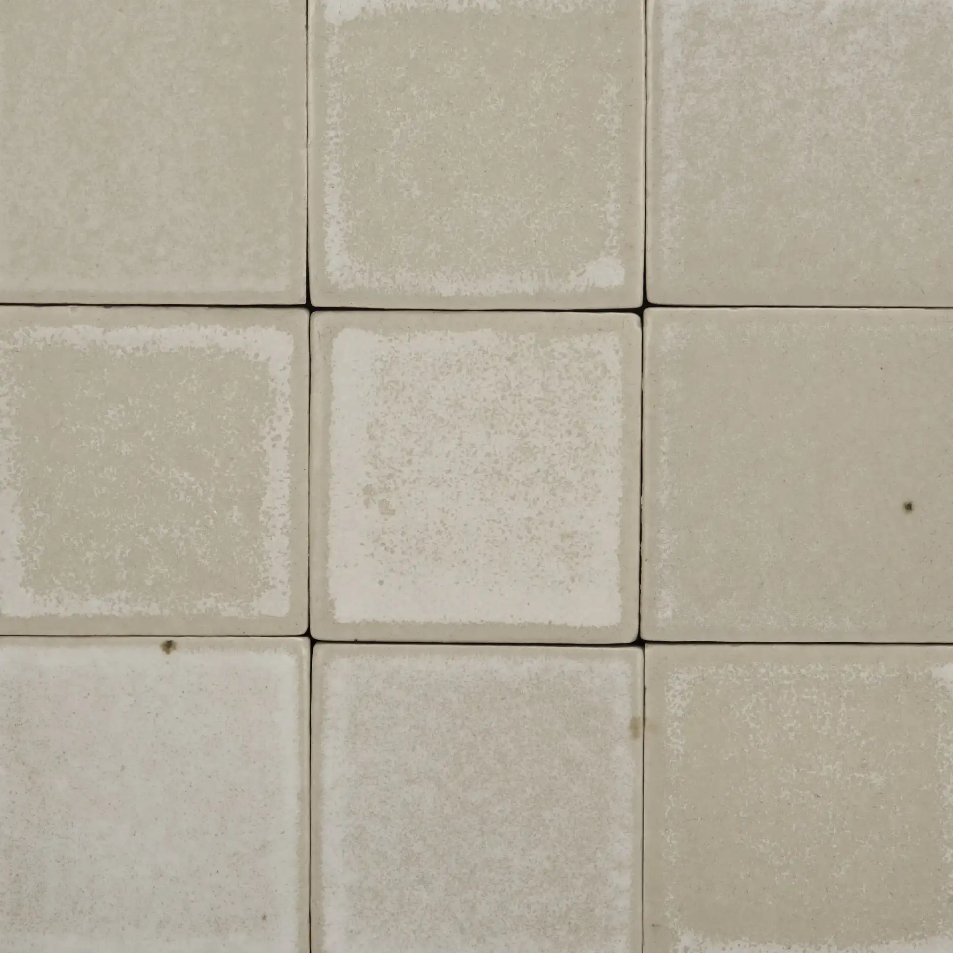 Kaylina Tile Top Accent Table in Off-White / Walnut, detail view