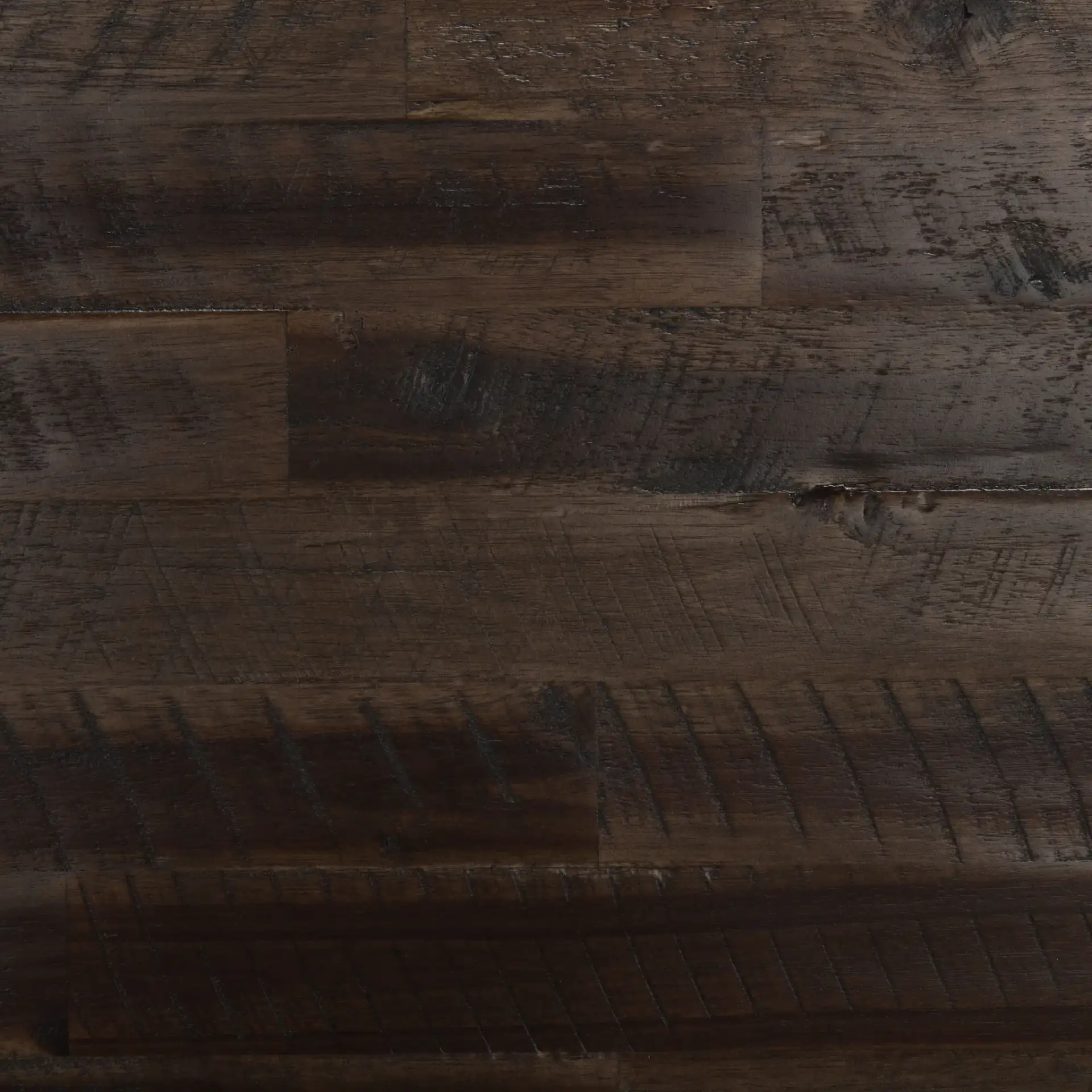Emmarose Platform Bed in Chocolate Brown / Black, detail view