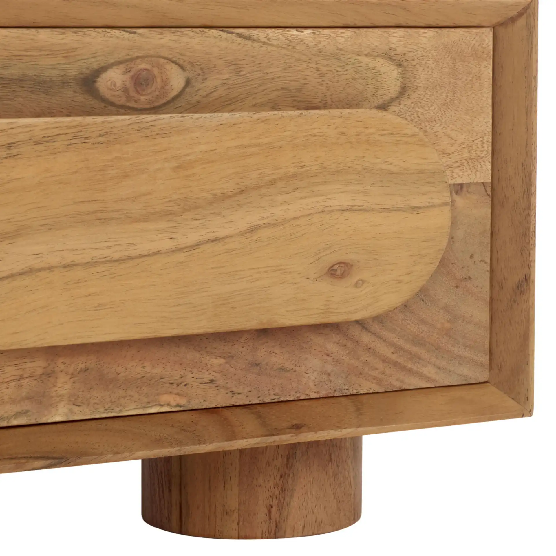 Lesliette Three-Drawer Nightstand in Natural, detail view