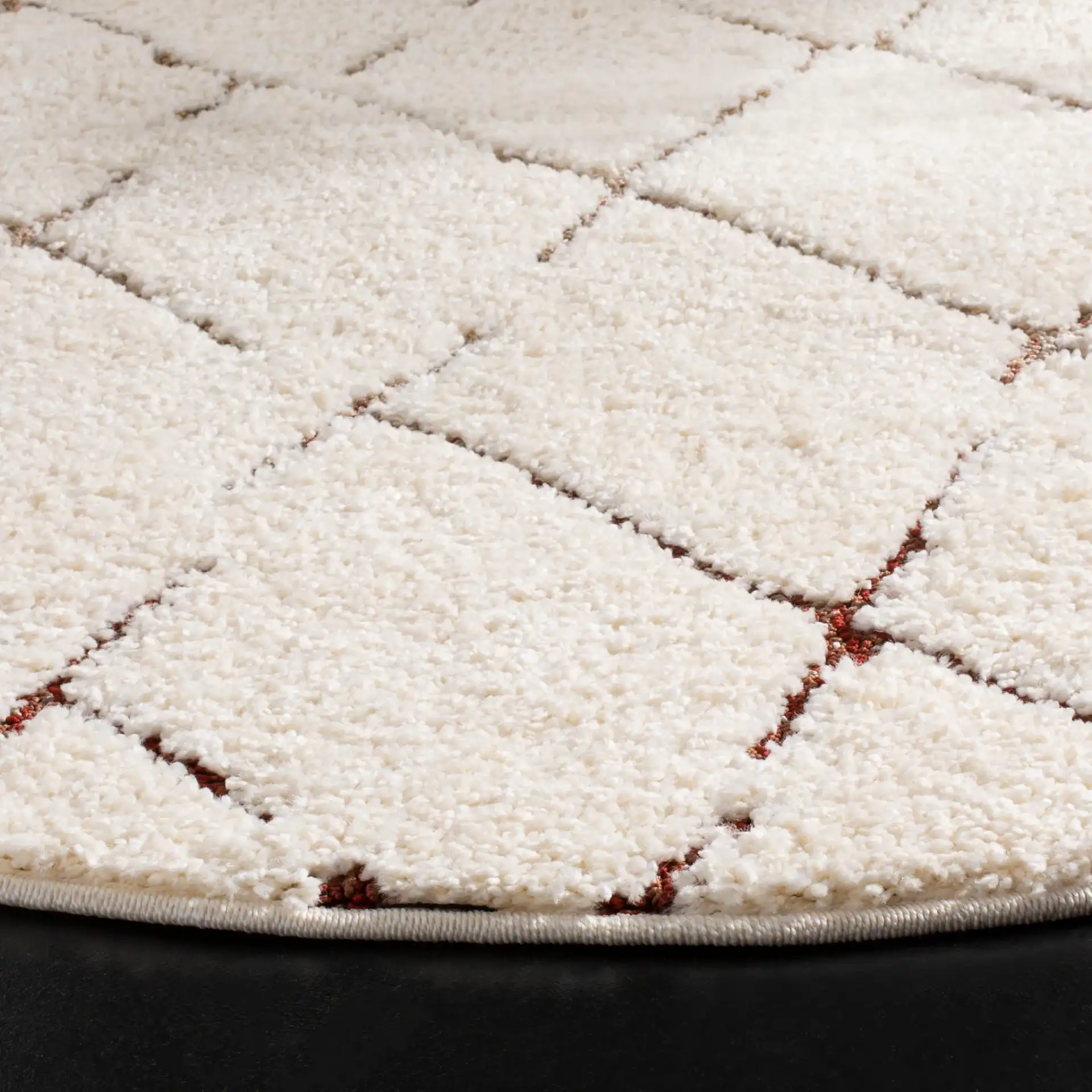 Santorini Diamond Trellis Shag Rug in Cream / Multicolor in a styled room