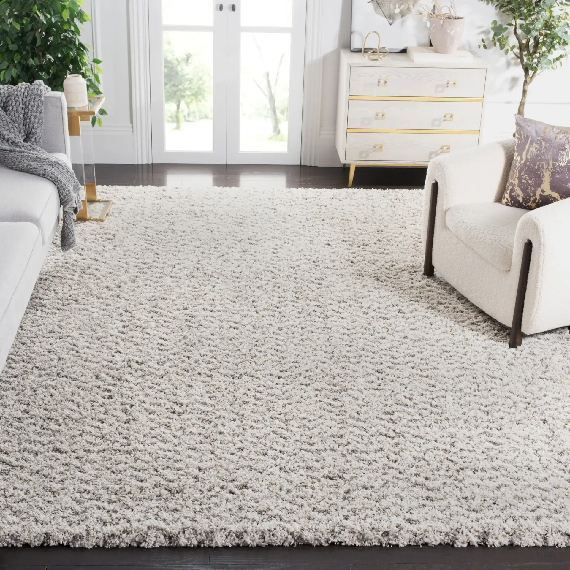 Hudson Textured Shag Rug in Ivory / Gray in a styled room