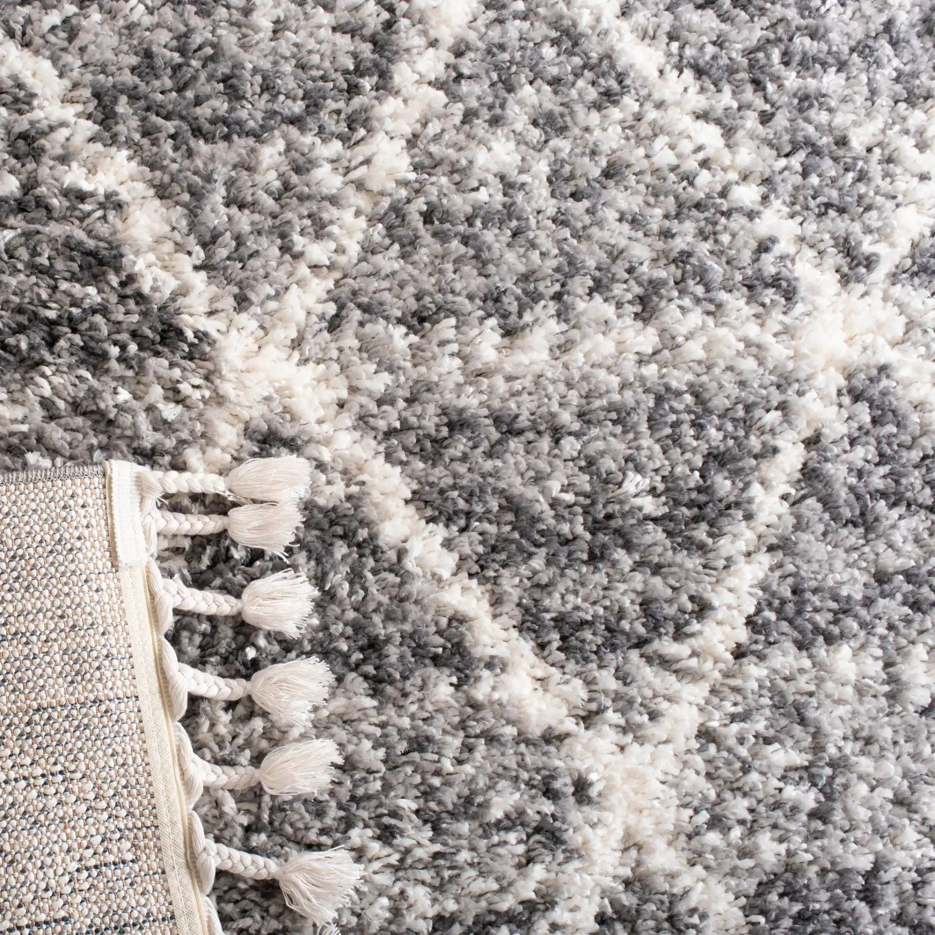 Melrose Diamond Trellis Shag Rug in Gray / Ivory in a styled room