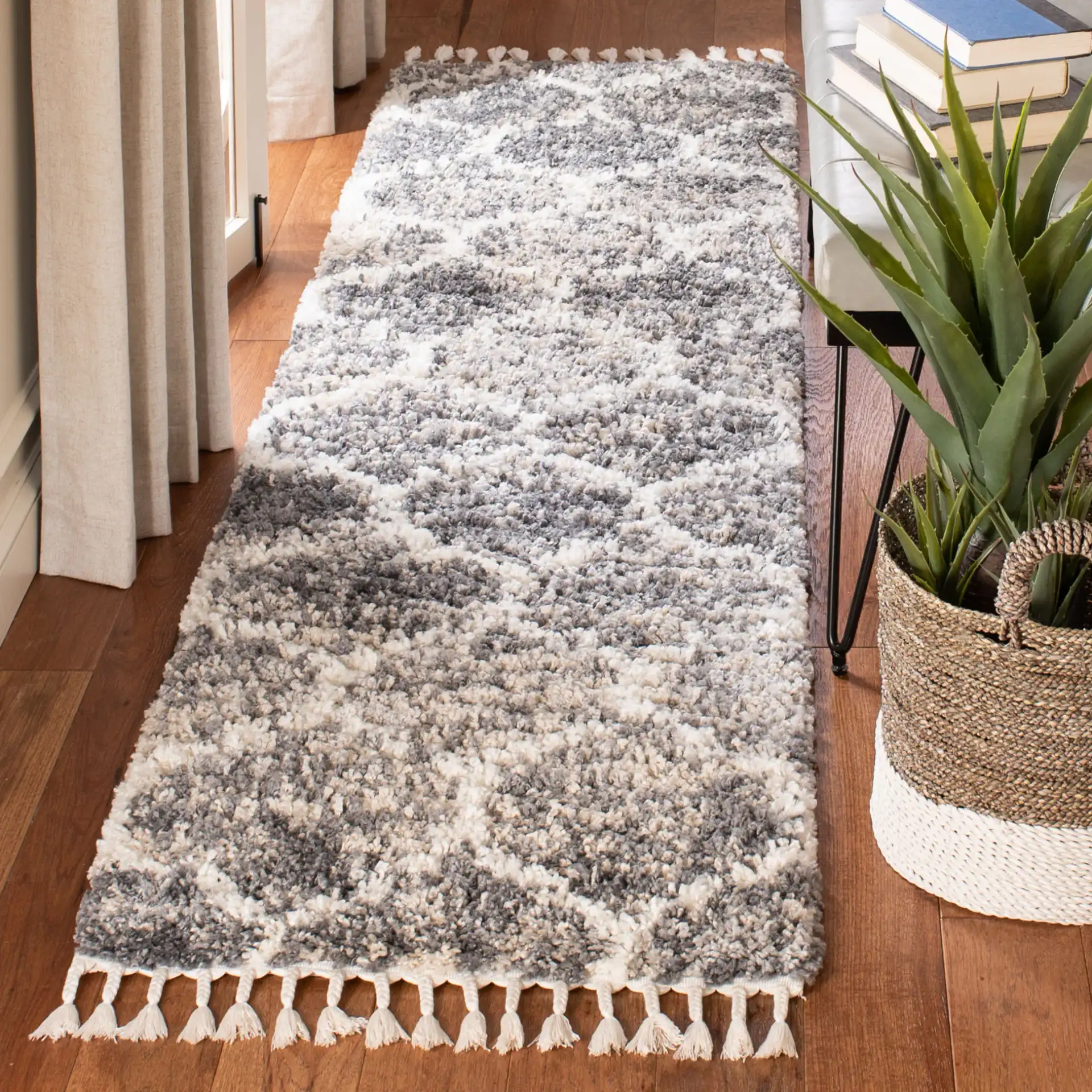 Melrose Lattice Shag Rug in Dark Gray / Ivory in a styled room