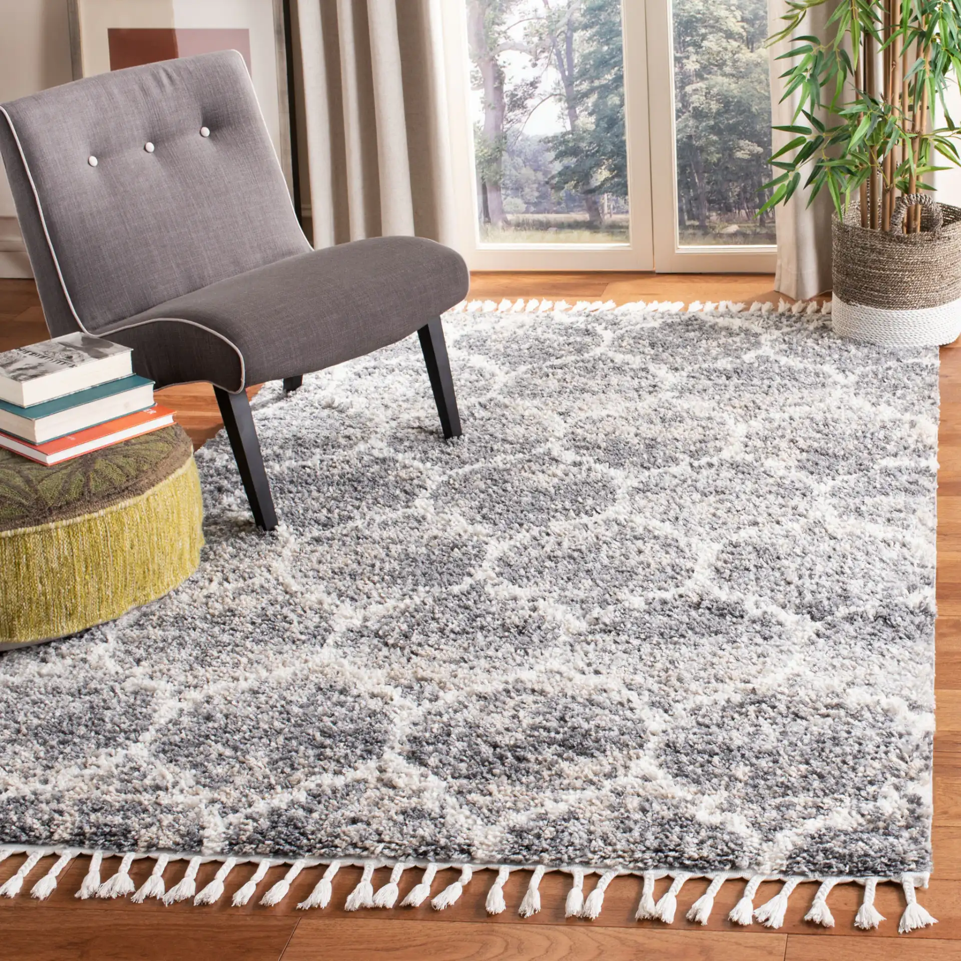 Melrose Lattice Shag Rug in Dark Gray / Ivory in a styled room