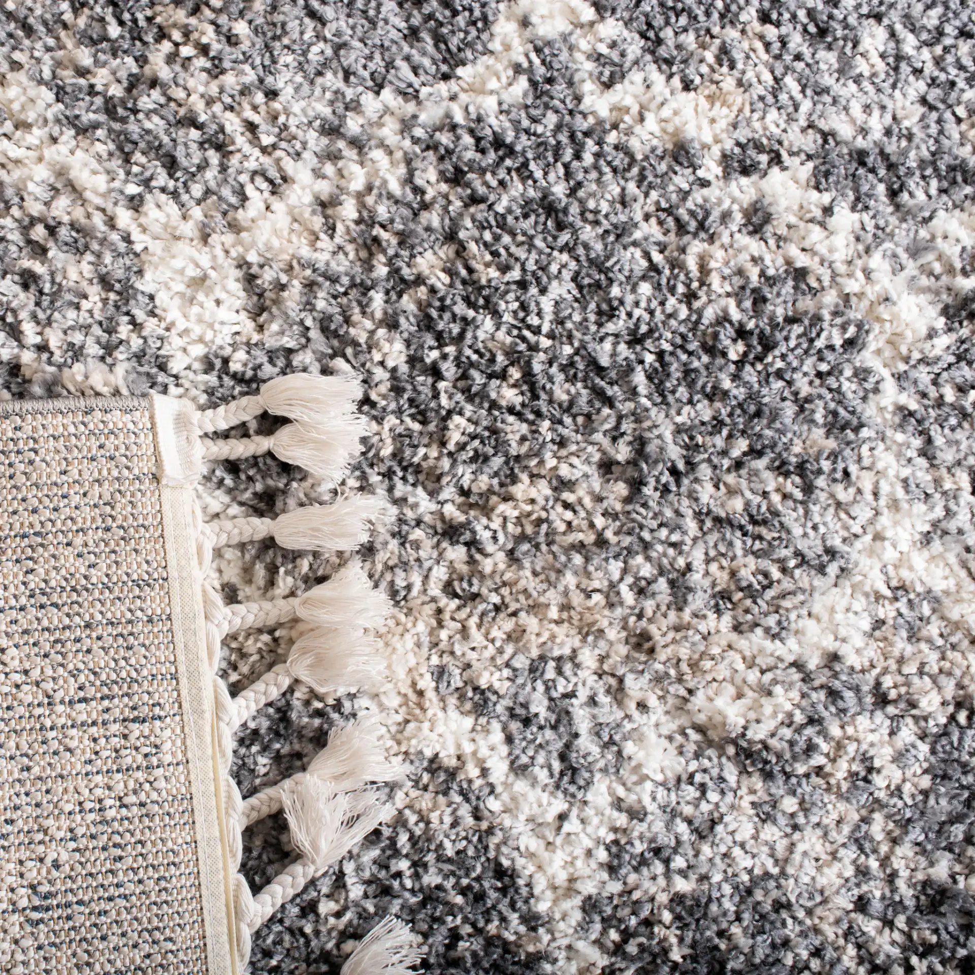 Melrose Lattice Shag Rug in Dark Gray / Ivory in a styled room