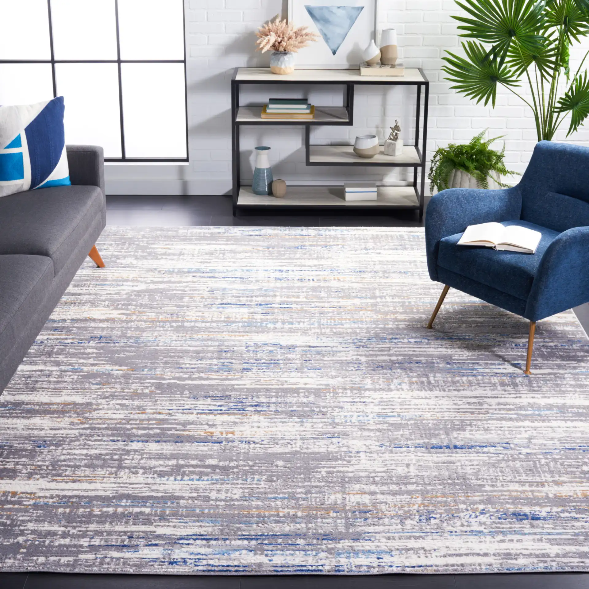 Shivan Abstract Striations Rug in Light Gray / Blue
