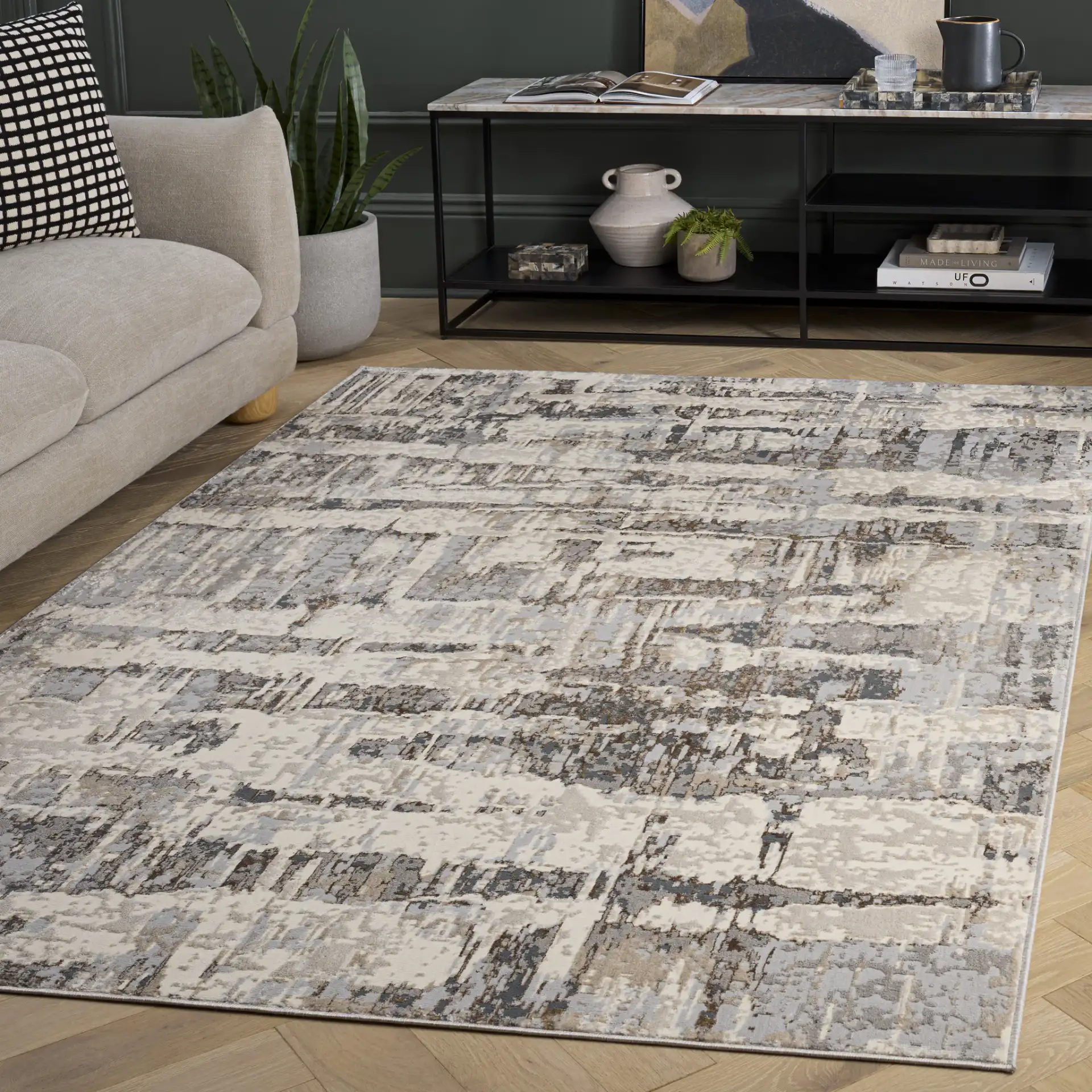 Spectrum Modern Abstract Rug in Ivory / Gray in a styled room