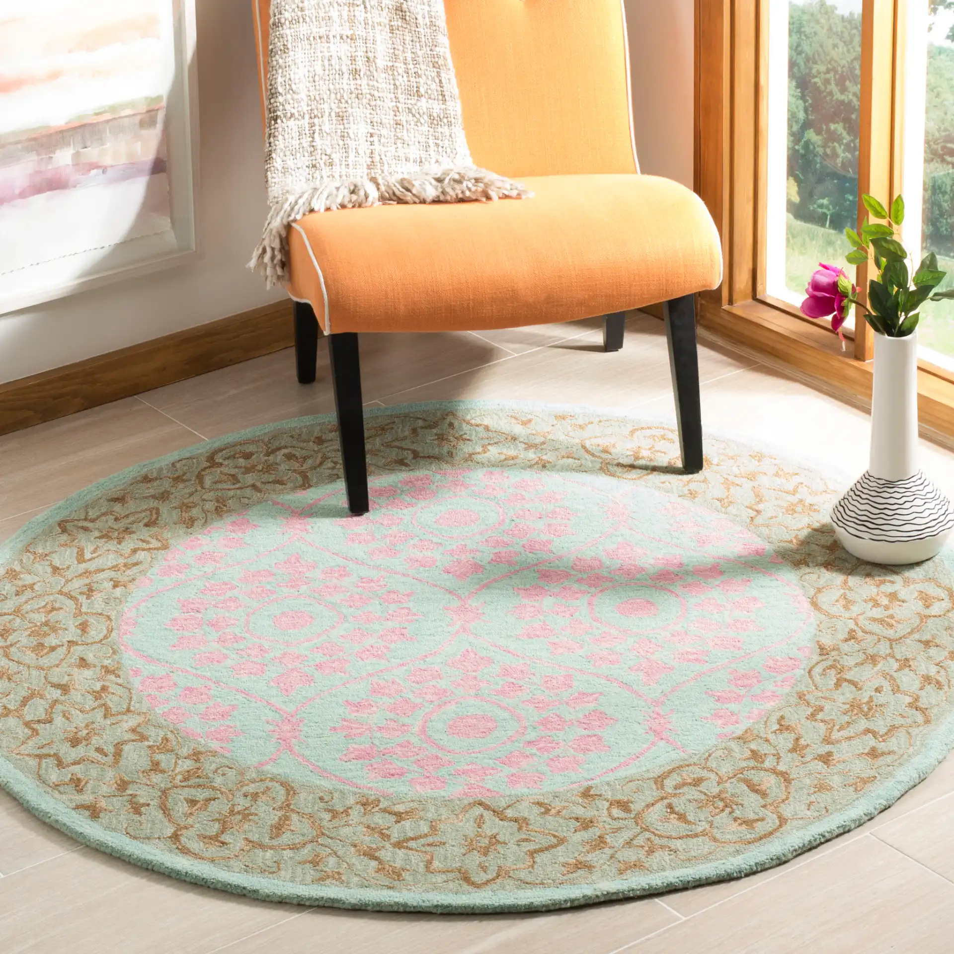 Suzani Bordered Ogee Hand-Hooked Wool Rug in Taupe / Pink in a styled room