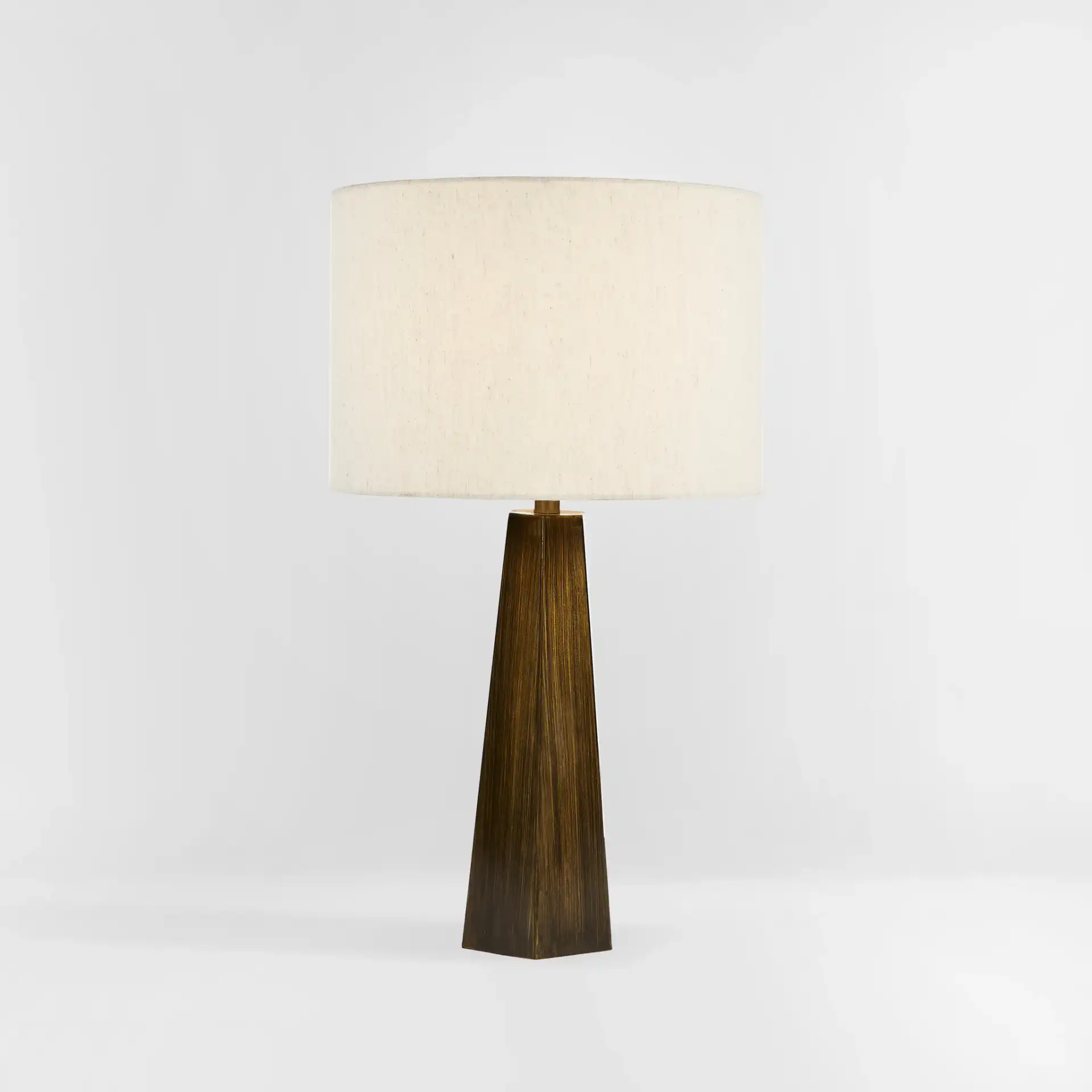 Jandean Table Lamp in Brown, detail view
