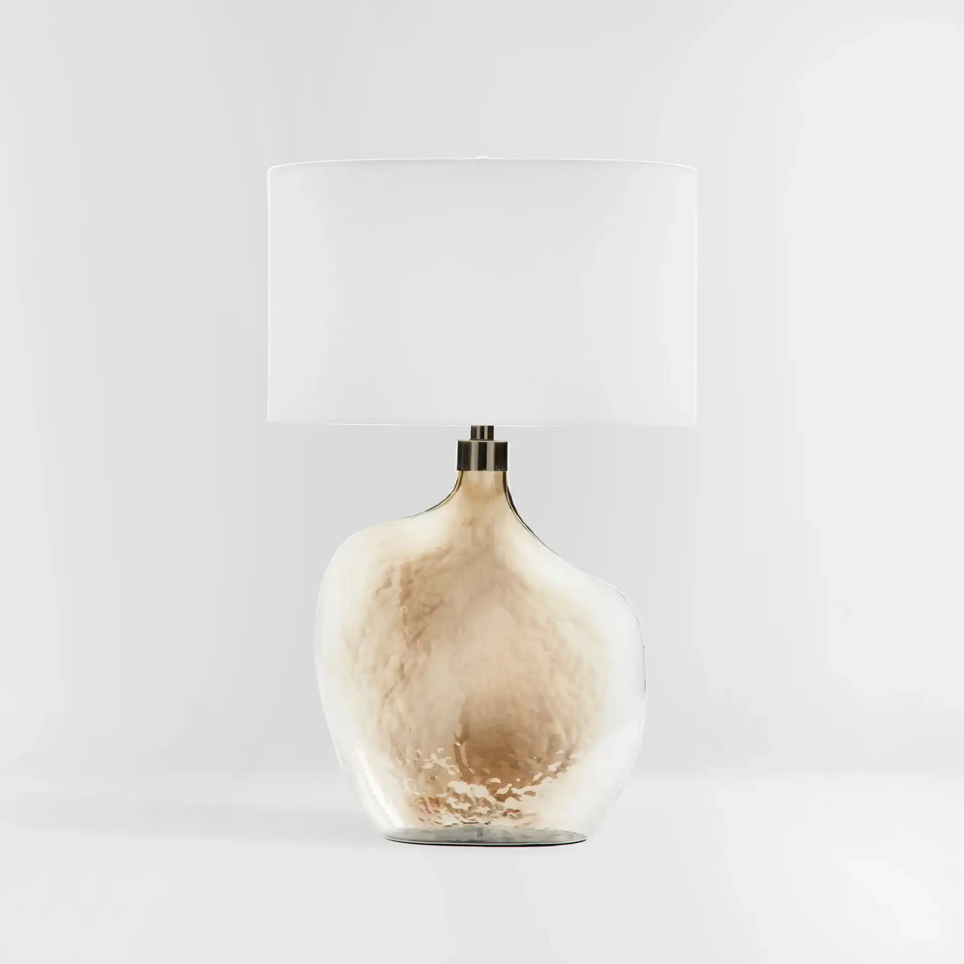 Celensa Table Lamp in Gold, detail view
