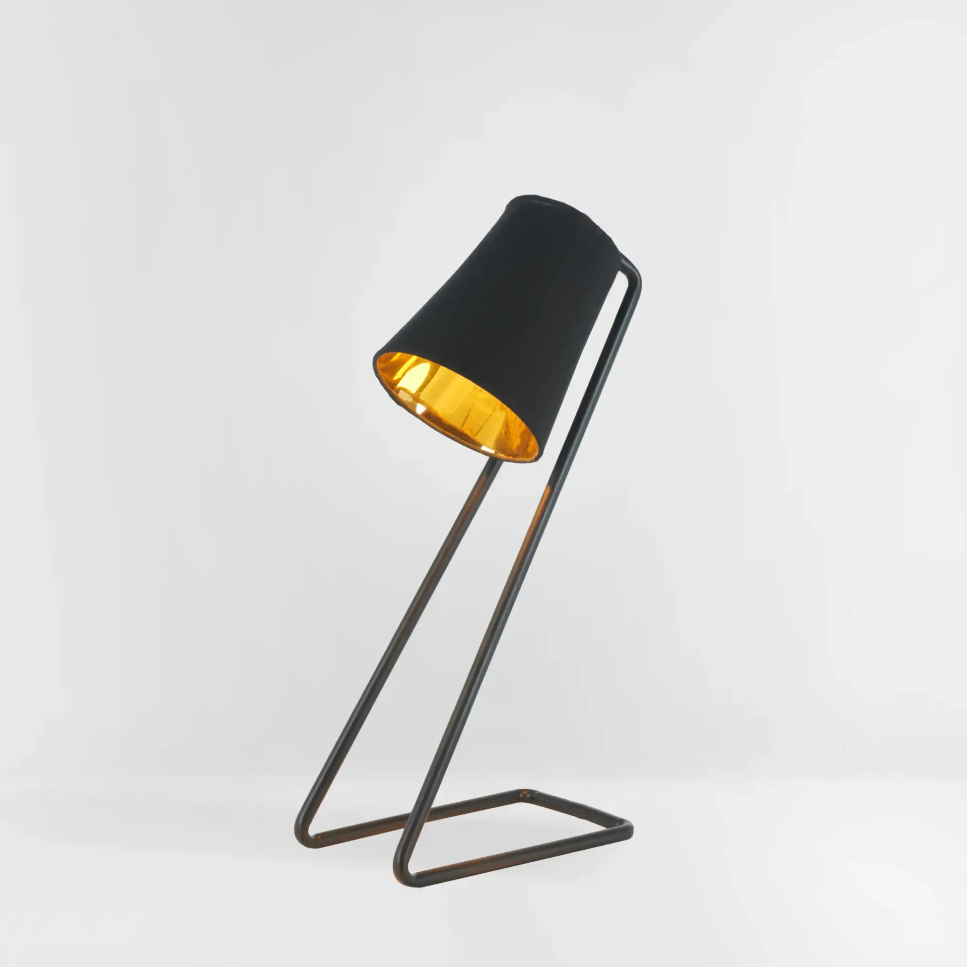 Guarnere Table Lamp in Black / Gold, detail view