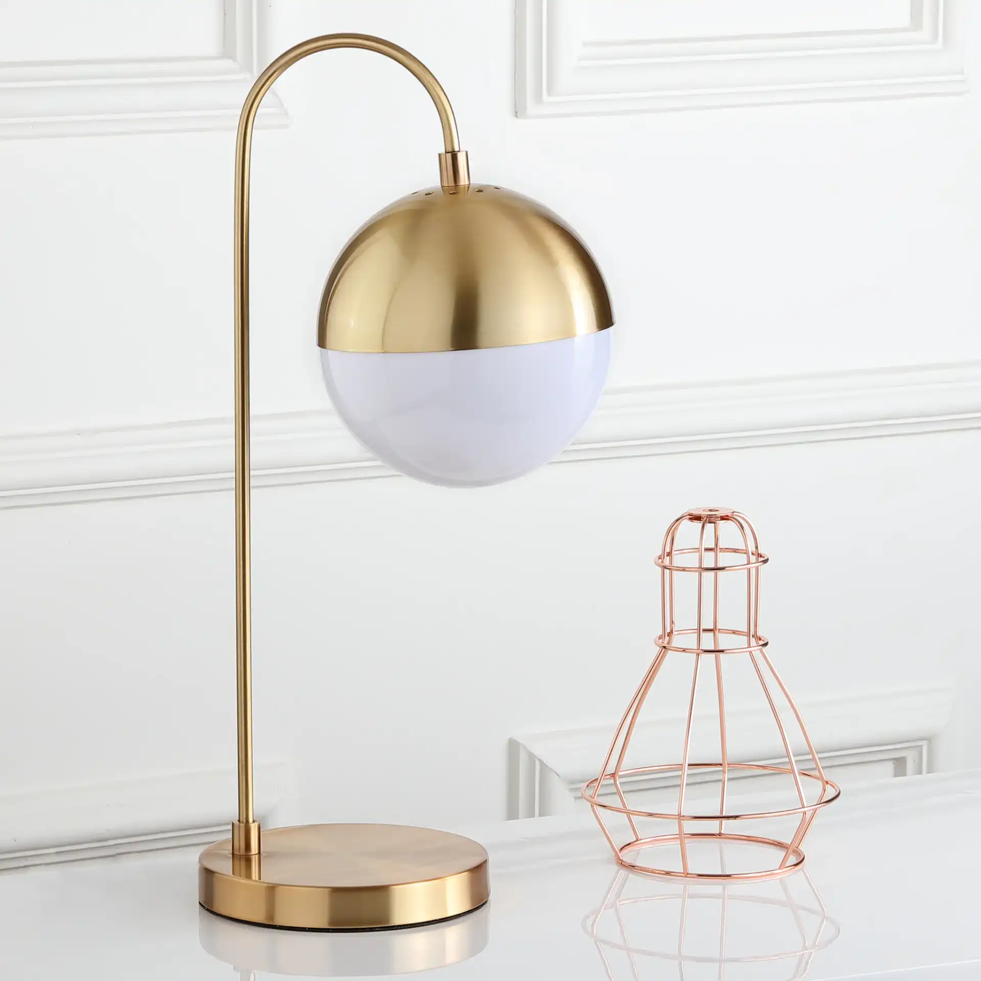 Cappi Table Lamp in Brass, detail view