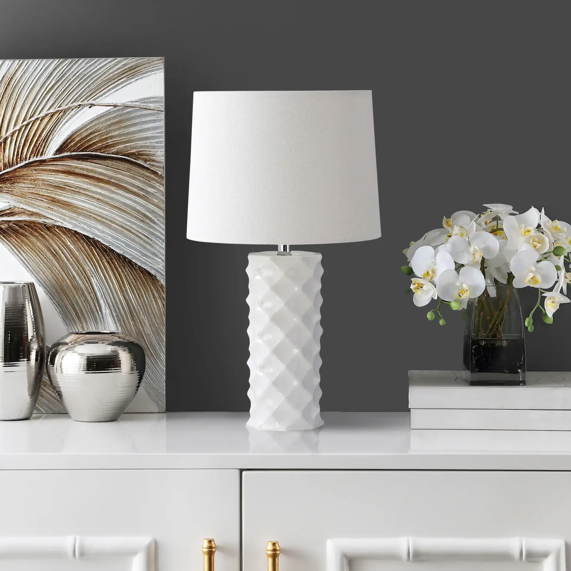 Belford Table Lamp in White, detail view