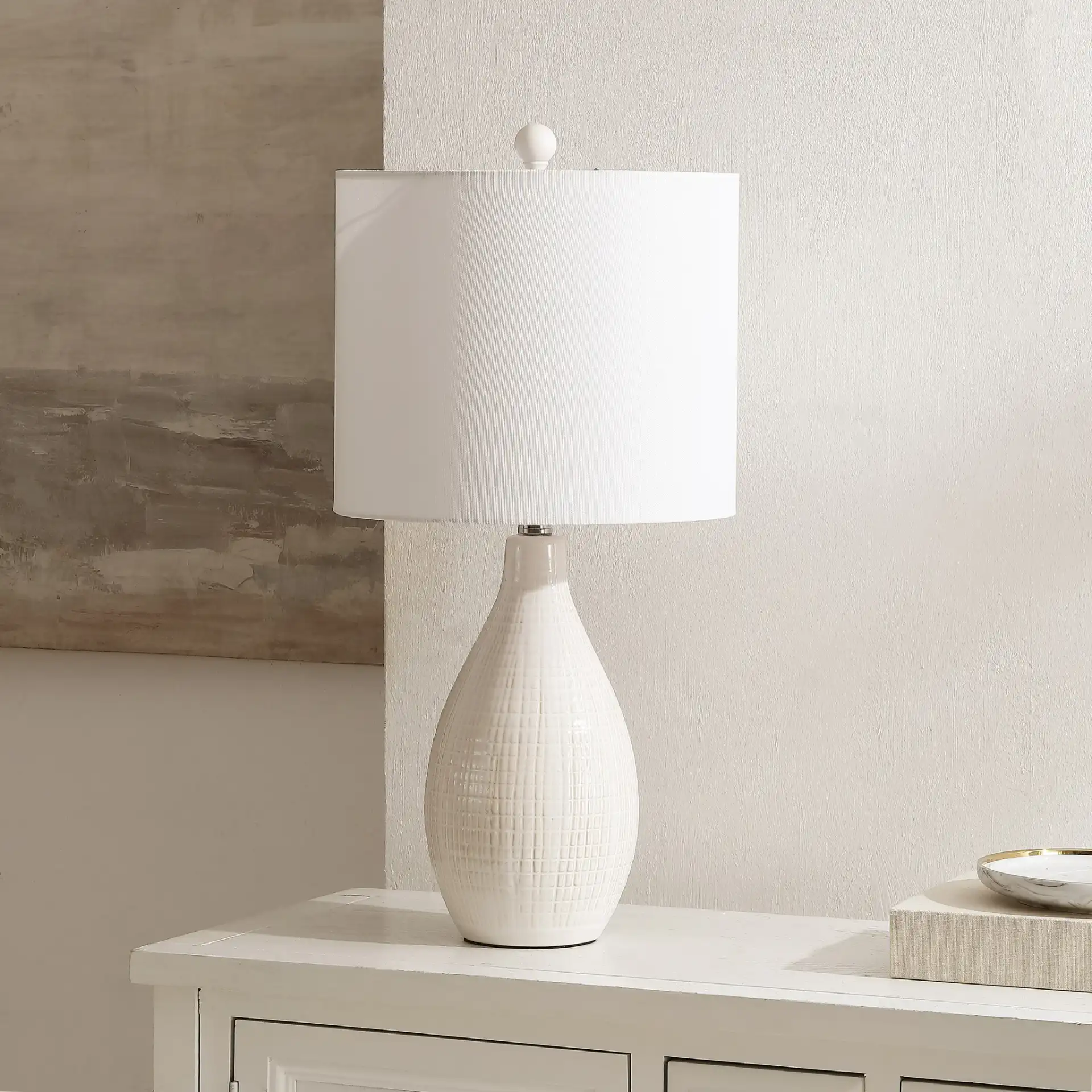 Gremla Table Lamp in Cream, detail view