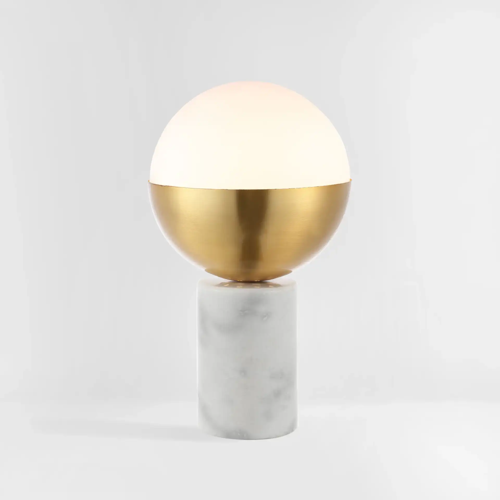 Evolet Table Lamp in Gold / White, detail view
