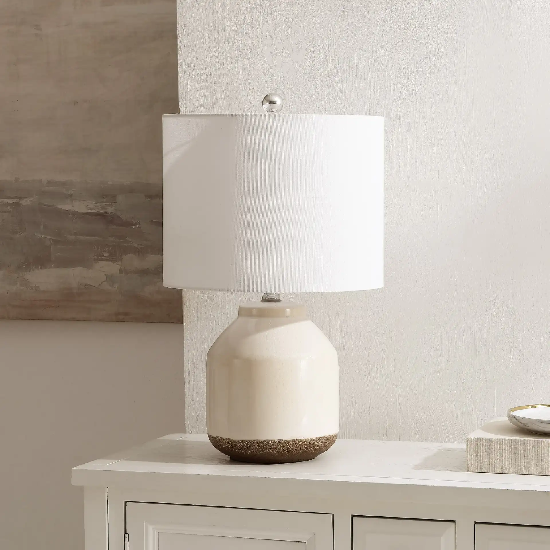 Traken Table Lamp in Antique White, detail view