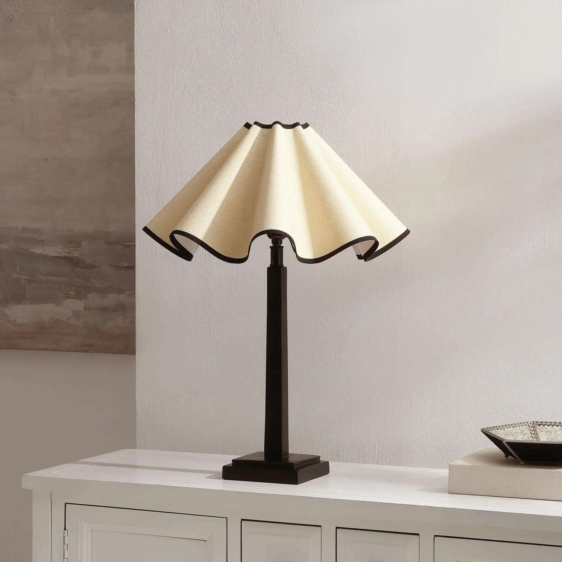 Monika Table Lamp in Black / Natural, detail view