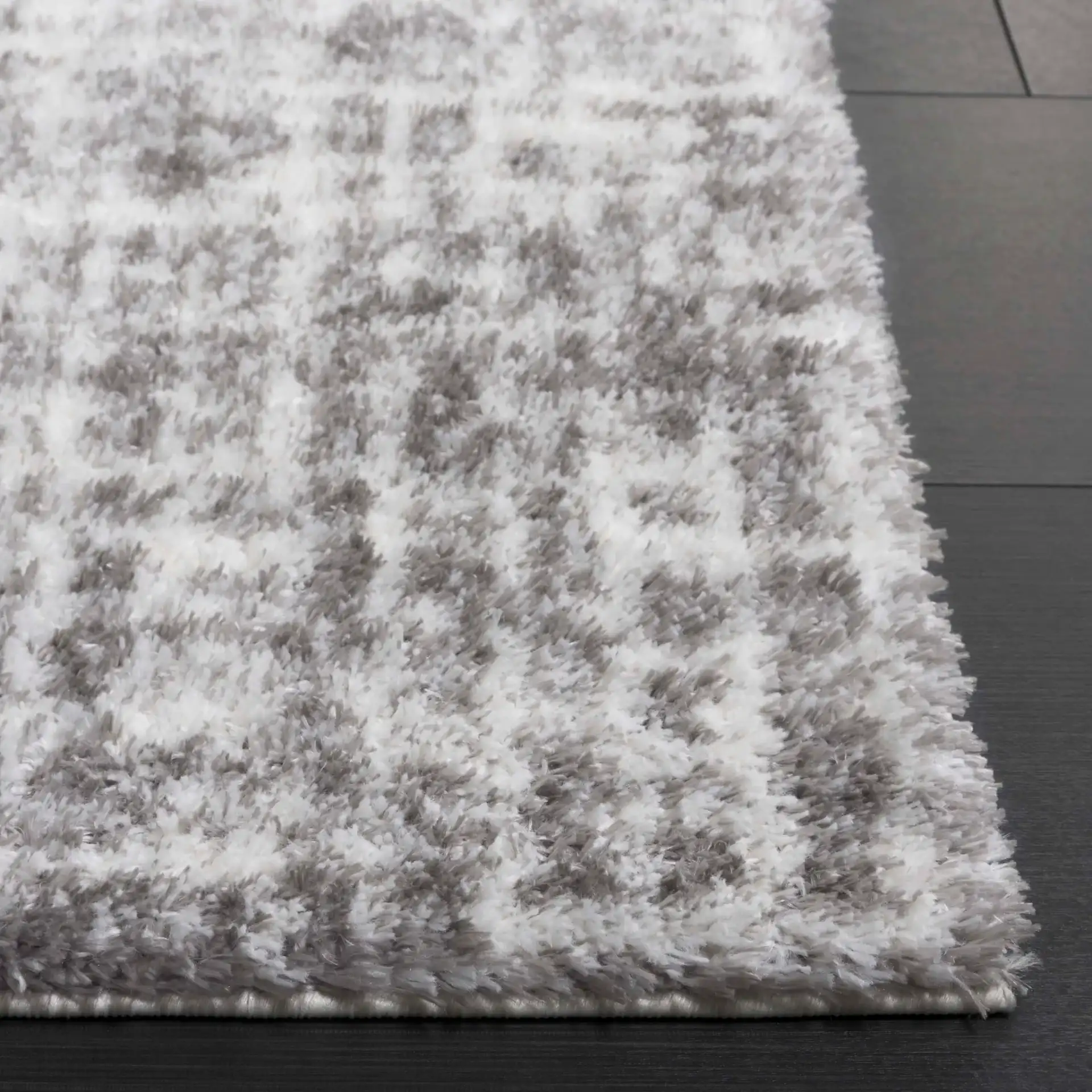 Tahoe Grid Shag Rug in Ivory / Gray in a styled room