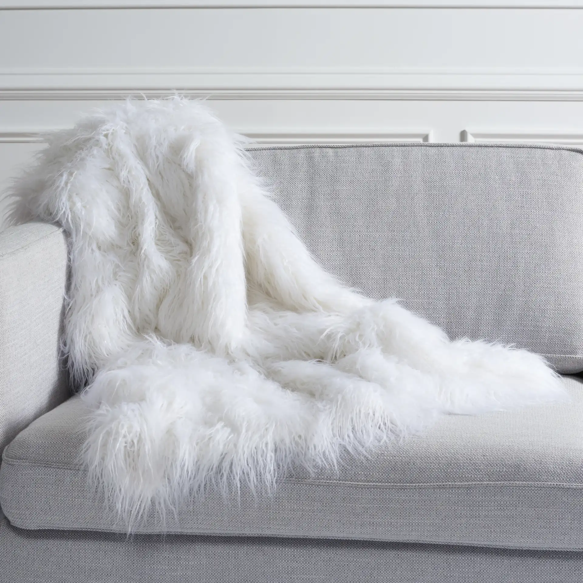 Cuddle Throw in Snow White in a styled room