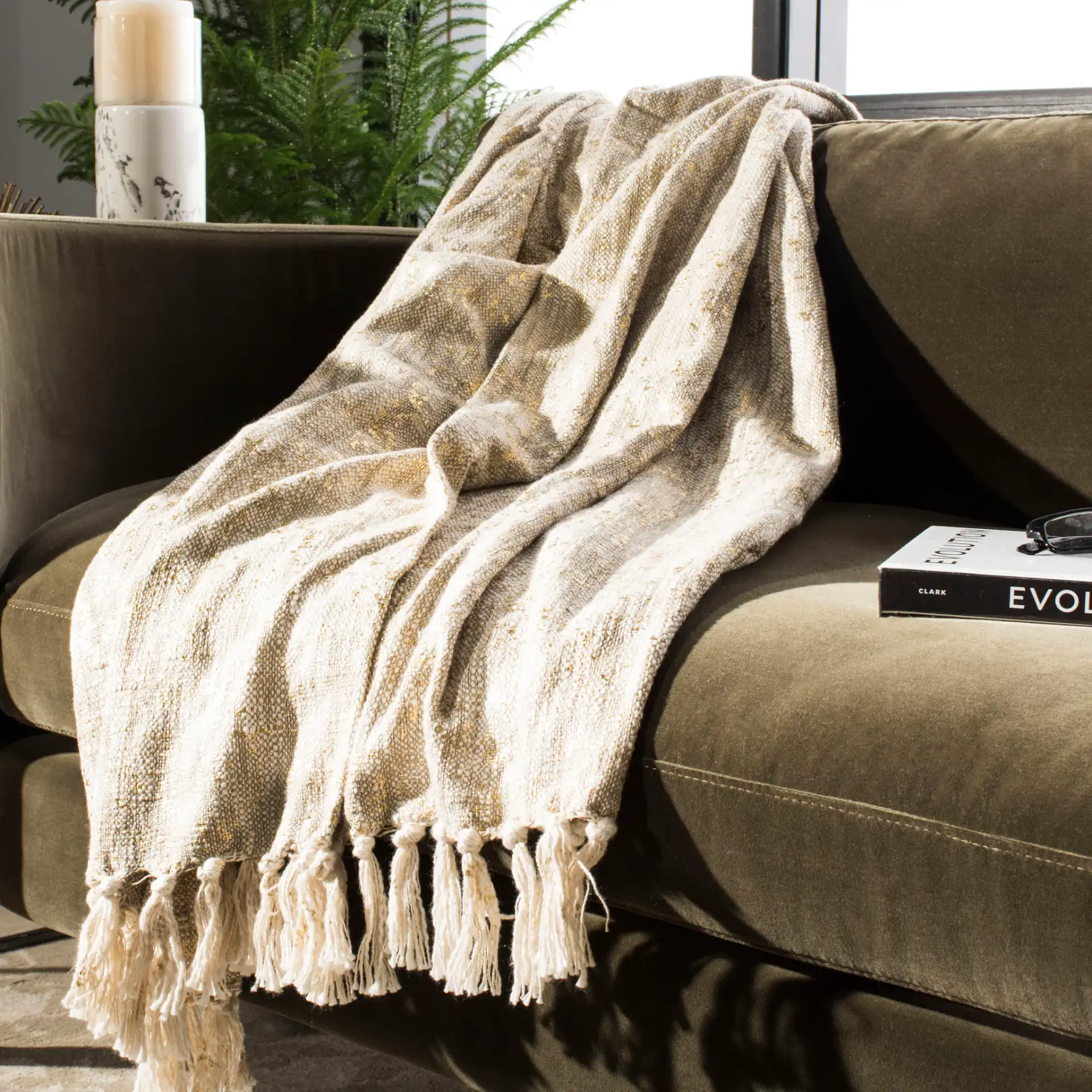 Peppin Metallic Throw in Natural / Gold, detail view