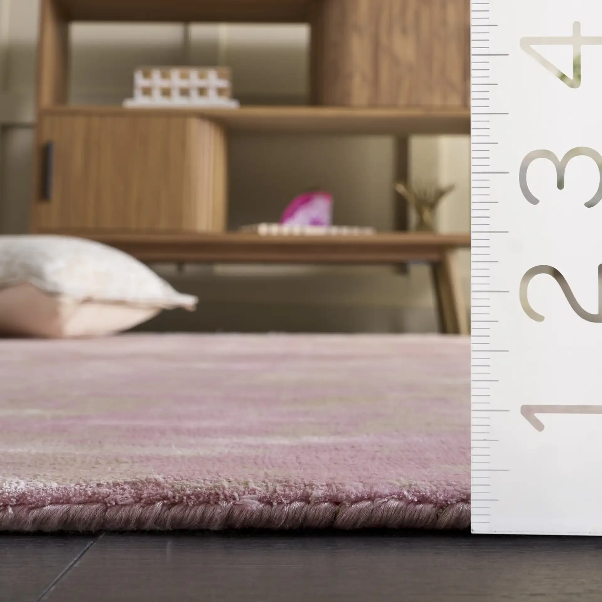 Tibetan Damask Hand-Loomed Viscose Rug in Pink in a styled room