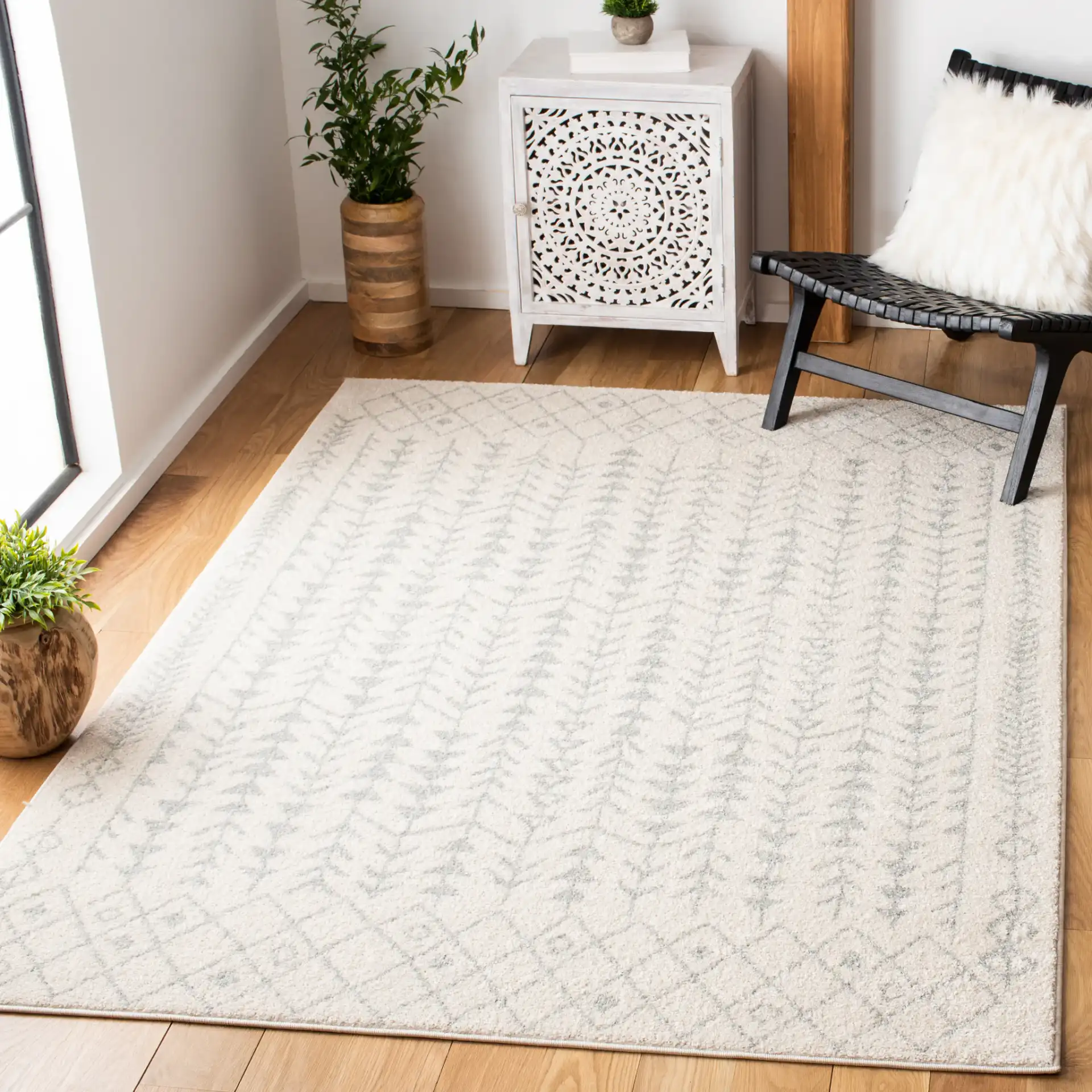 Tulum Tribal Arrow Rug in Ivory / Light Gray in a styled room