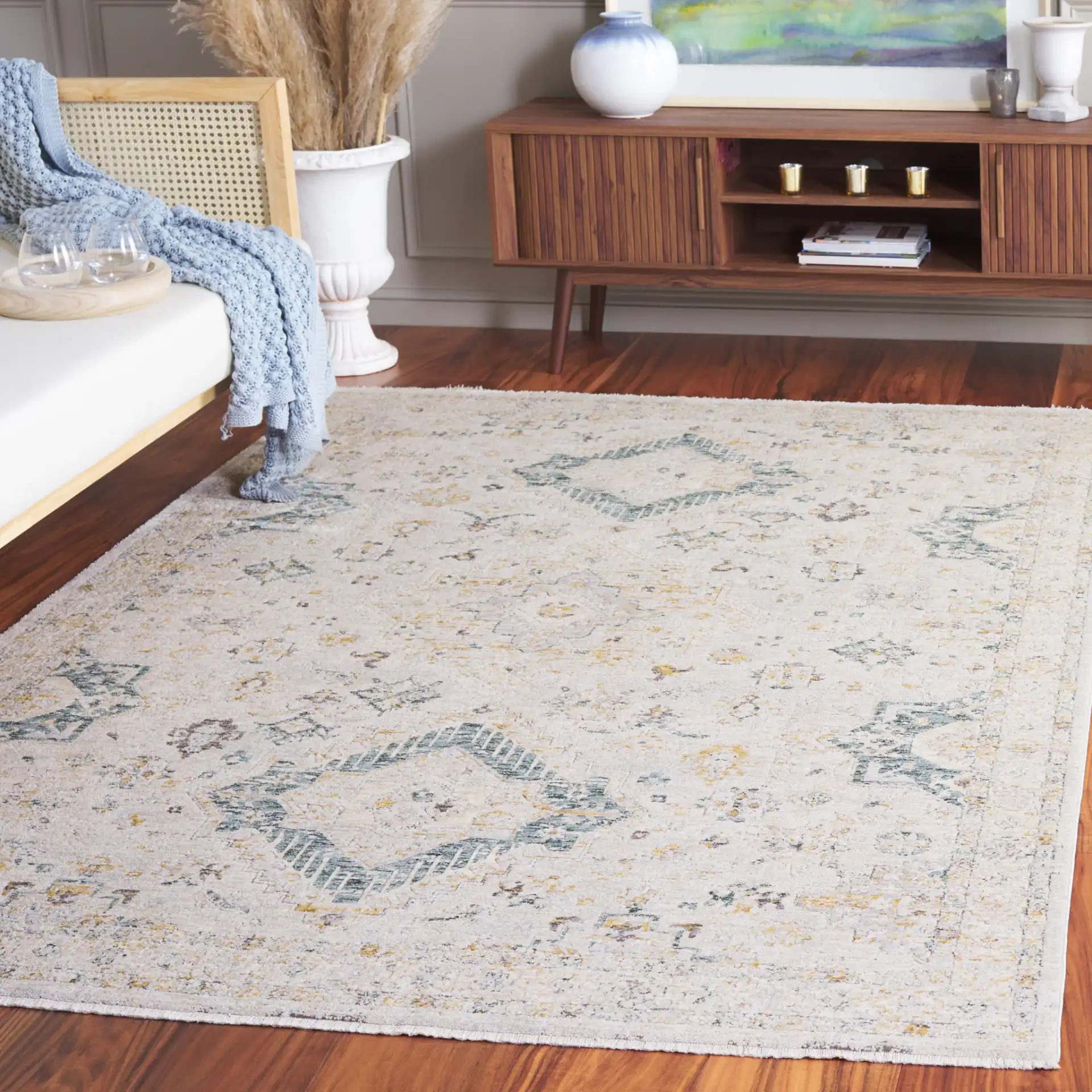 Verona Classic Medallion Rug in Ivory / Gold in a styled room