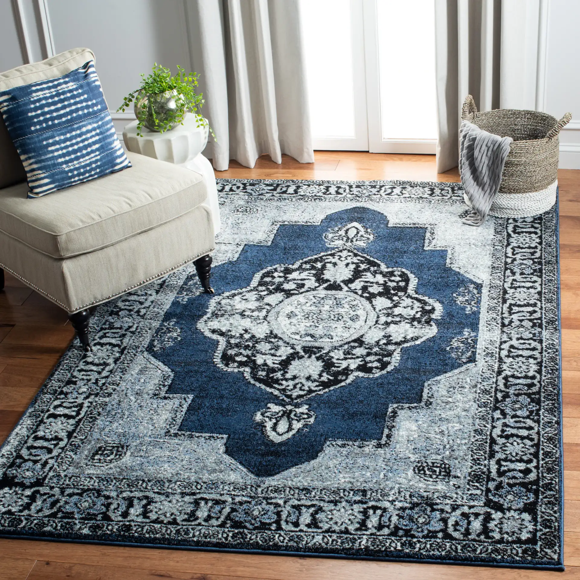 Vintage Hamadan Floral Medallion Rug in Blue / Gray in a styled room