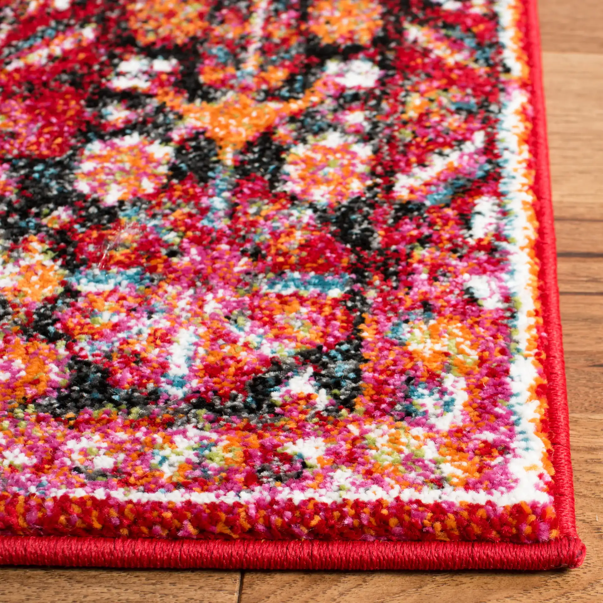 Vintage Hamadan Floral Arabesque Medallion Rug in Red / Multicolor in a styled room