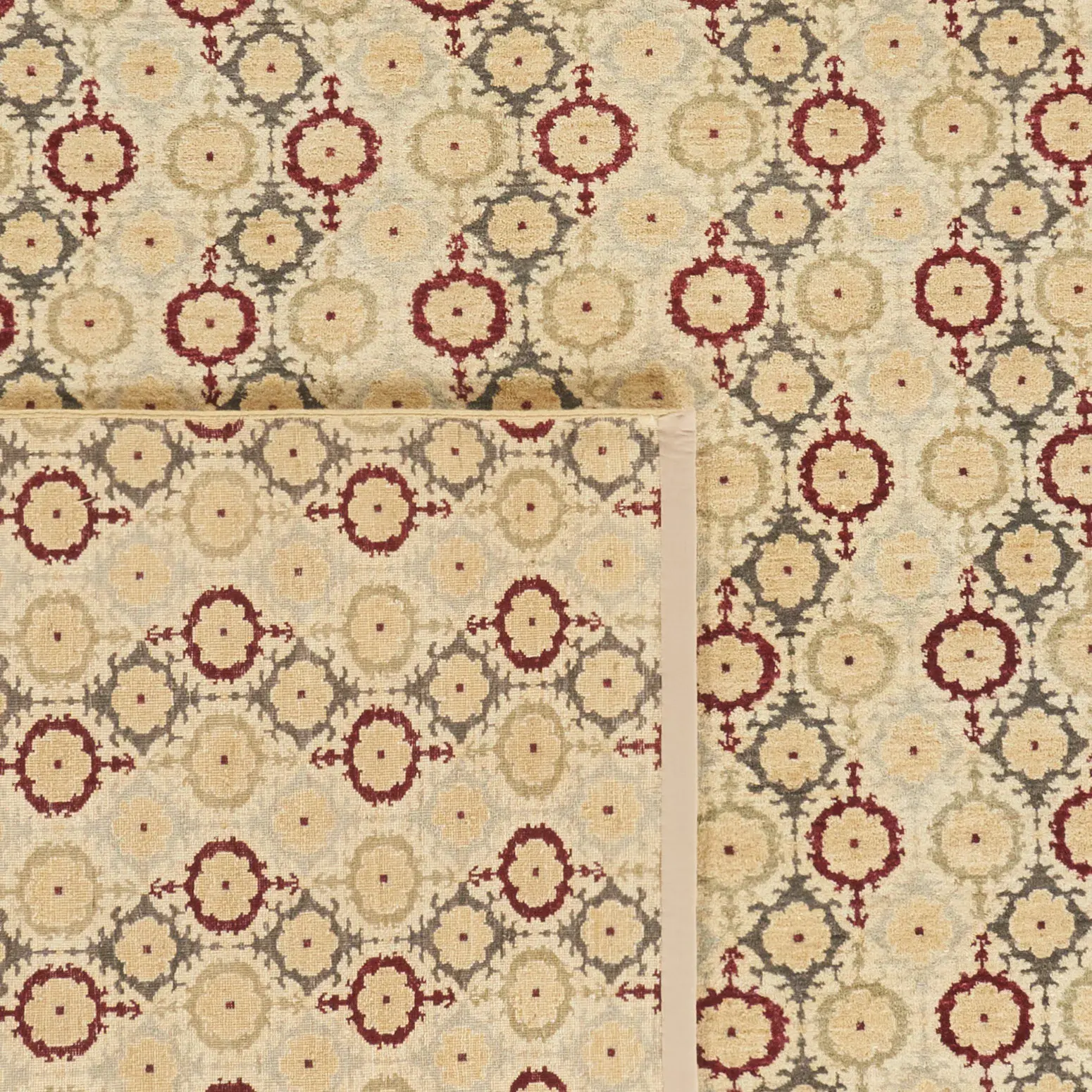 Asian Fusion Allover Medallion Hand-Knotted Wool Rug