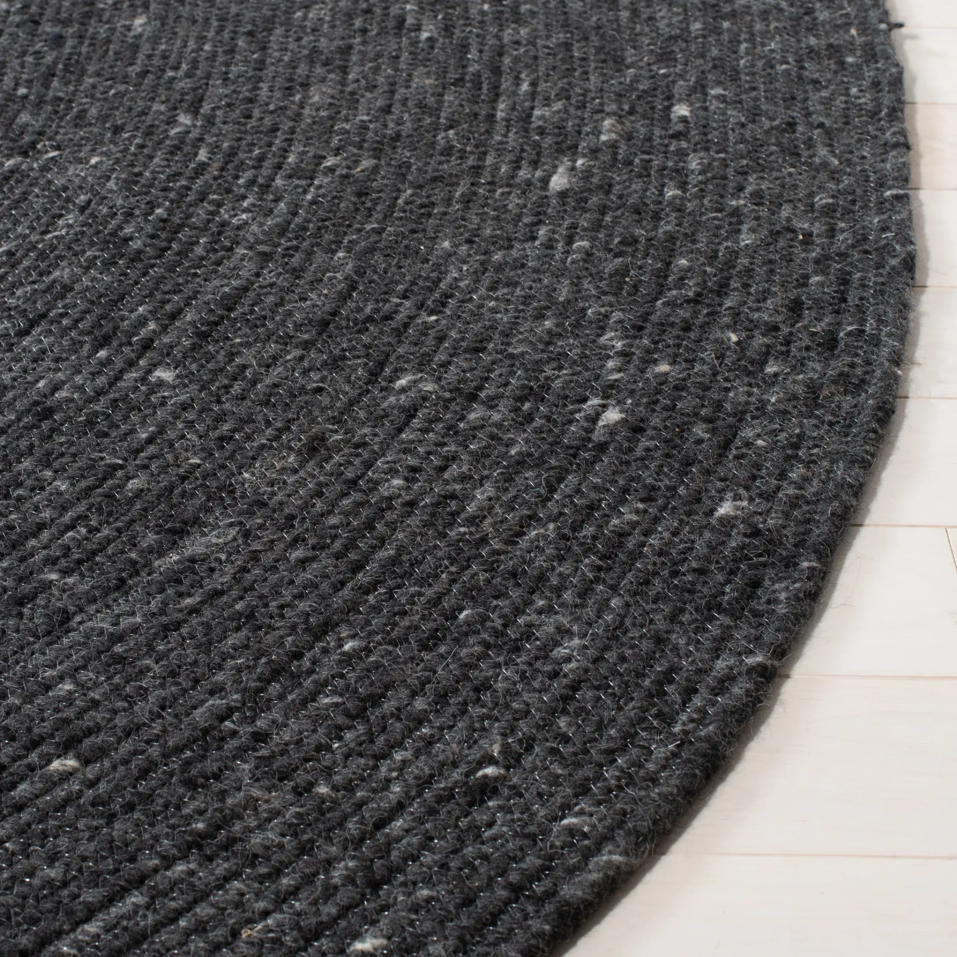 Braided Coastal Solid Hand-Woven Wool Rug