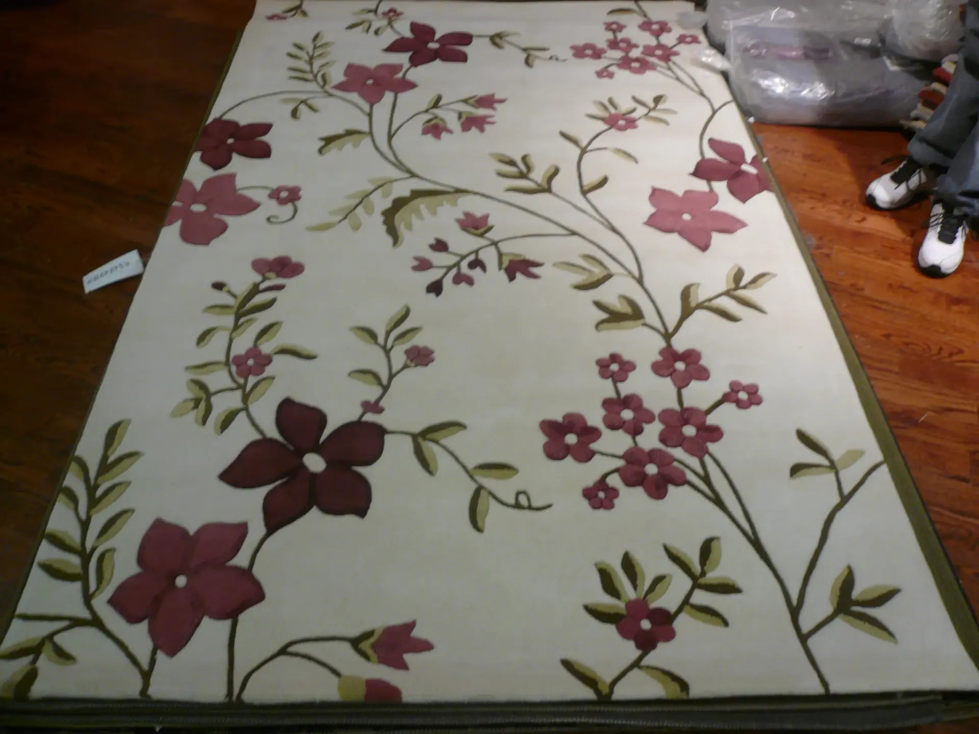 Capri Botanical Vine Hand-Tufted Wool Rug