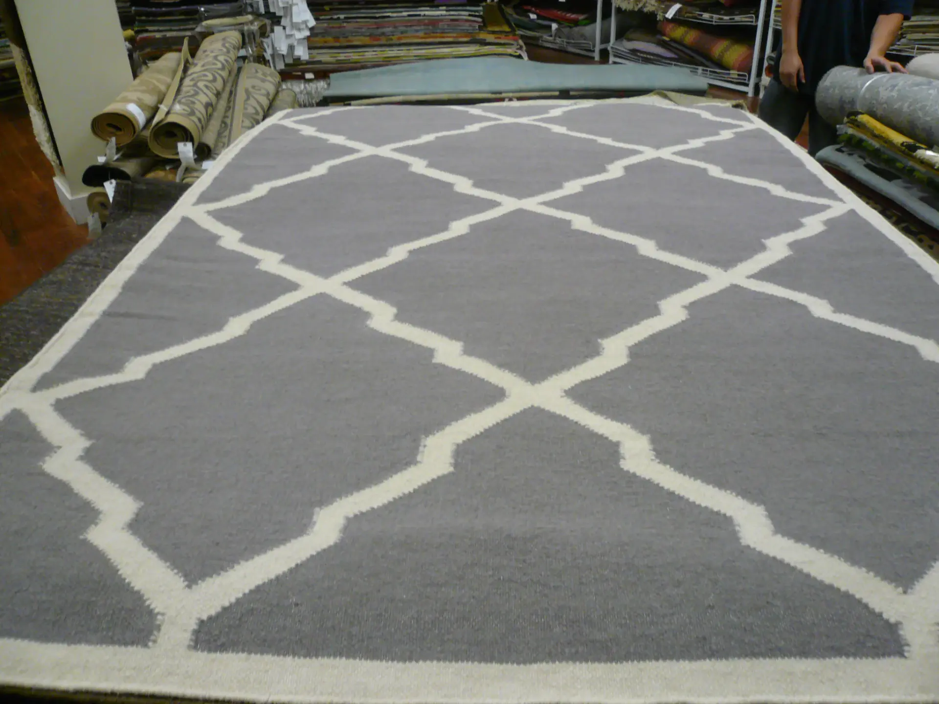 Dhurries Stepped Lattice Hand-Woven Rug